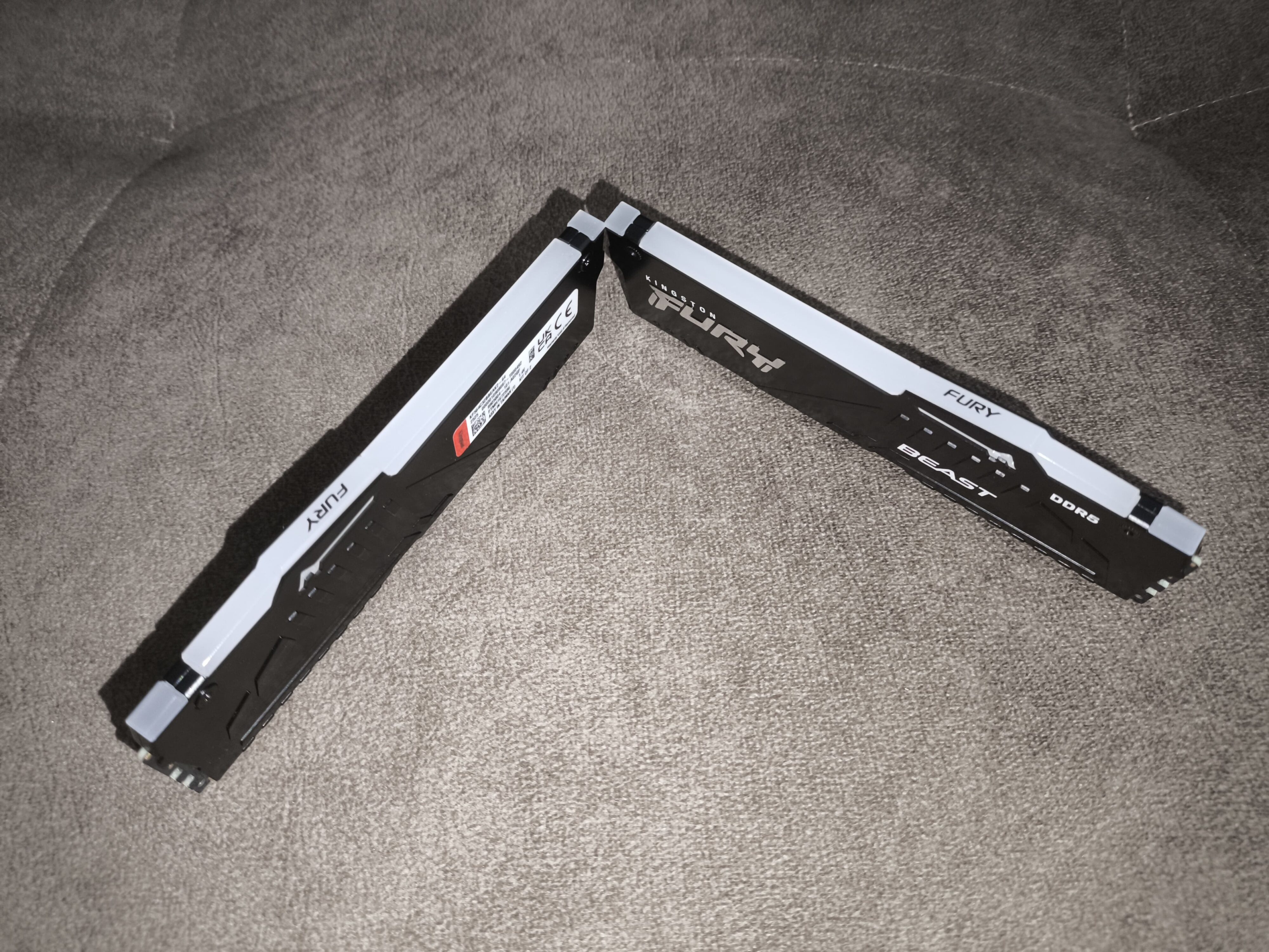 Kingston Fury Beast RGB 64 GB 6400 MT/s CL32 DDR5 - test szybkich modułów RAM