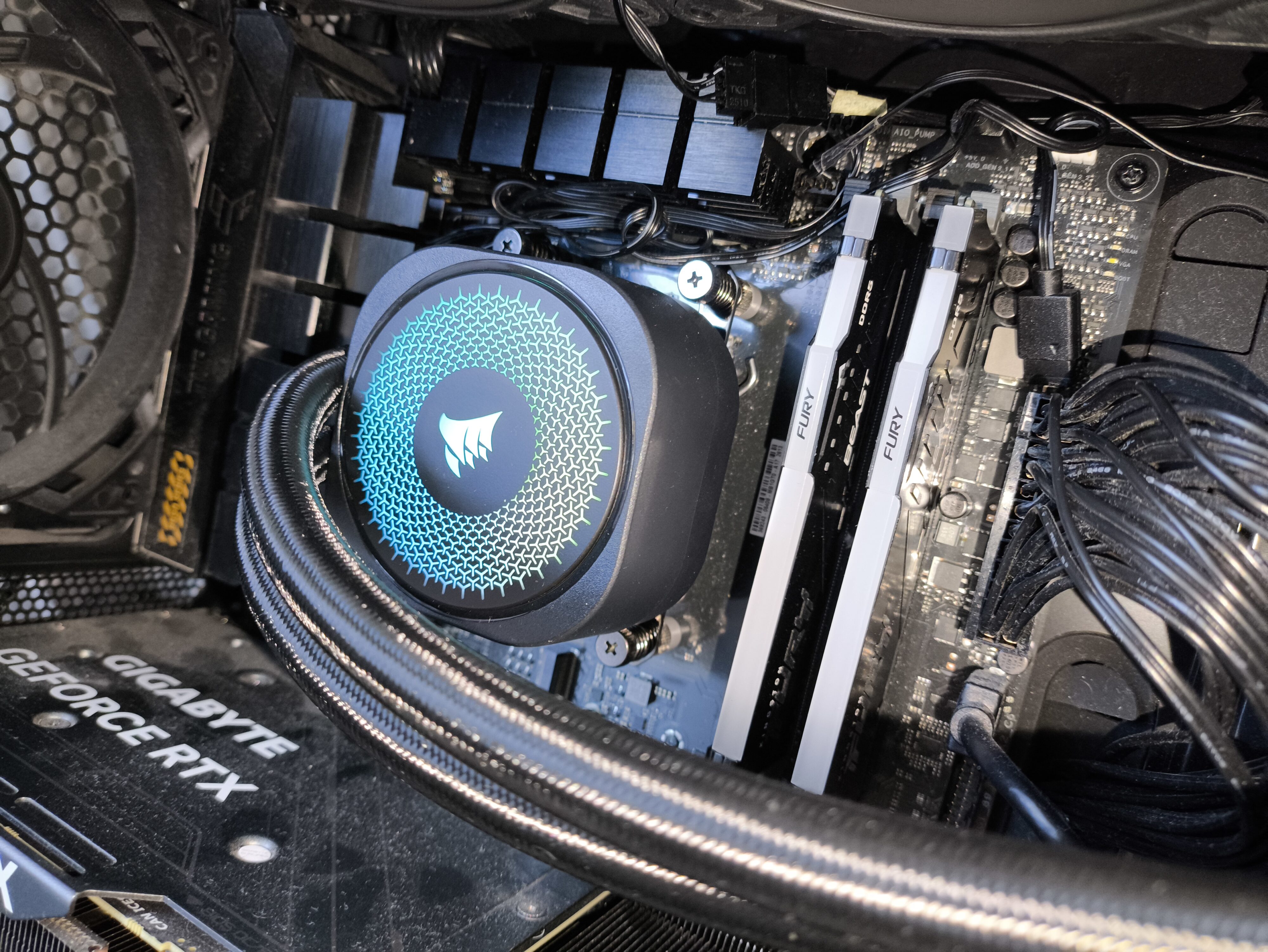 Kingston Fury Beast RGB 64 GB 6400 MT/s CL32 DDR5 - test szybkich modułów RAM