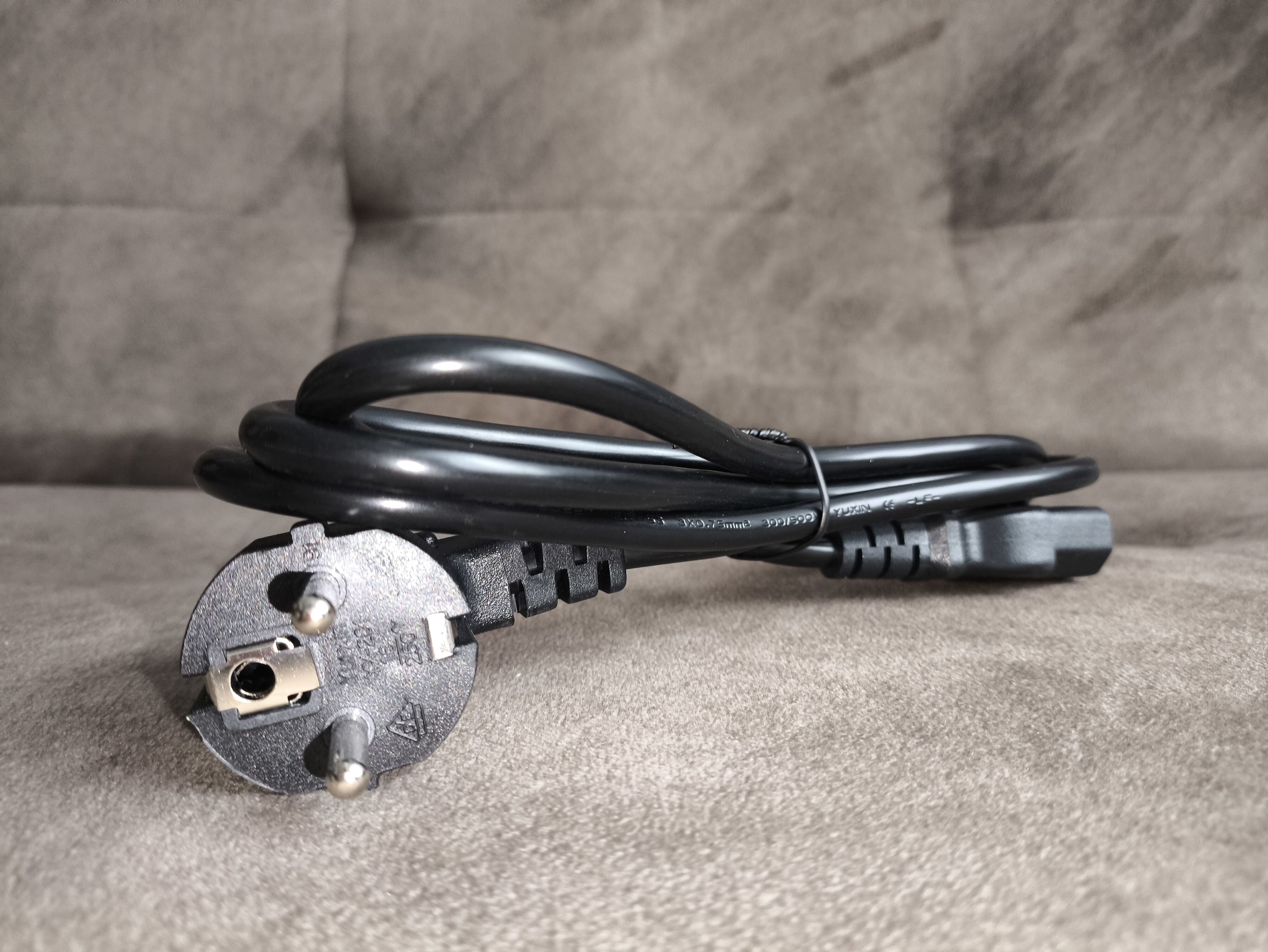 be quiet! Pure Power 13 M 850W - recenzja zasilacza. Bardzo cichy zasilacz zbudowany z komponentów najwyższej jakości