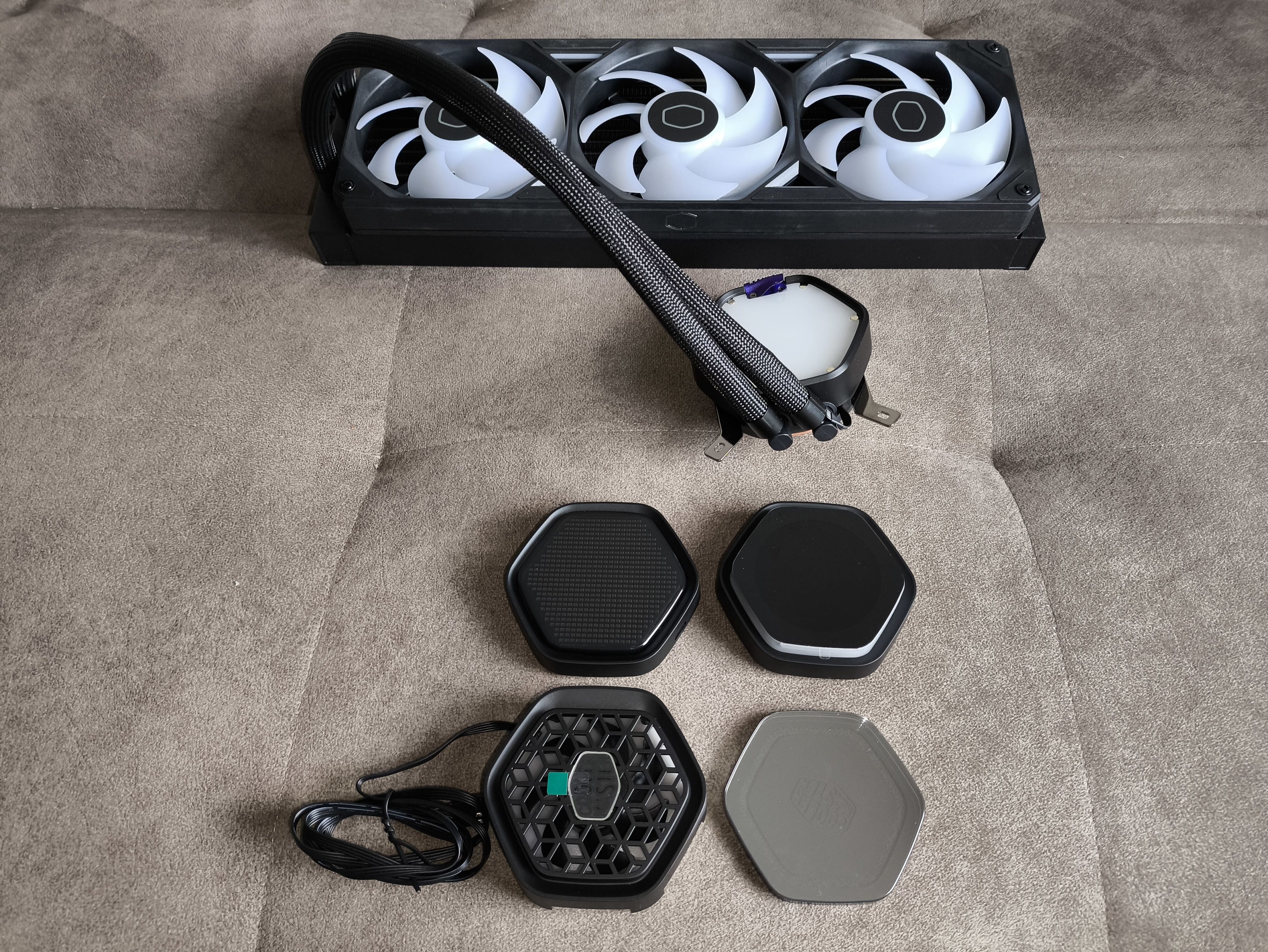 Cooler Master MasterLiquid 360 Atmos II - test chłodzenia AIO. Wydajne chodzenie zapewniające dużą customizację blokopompki