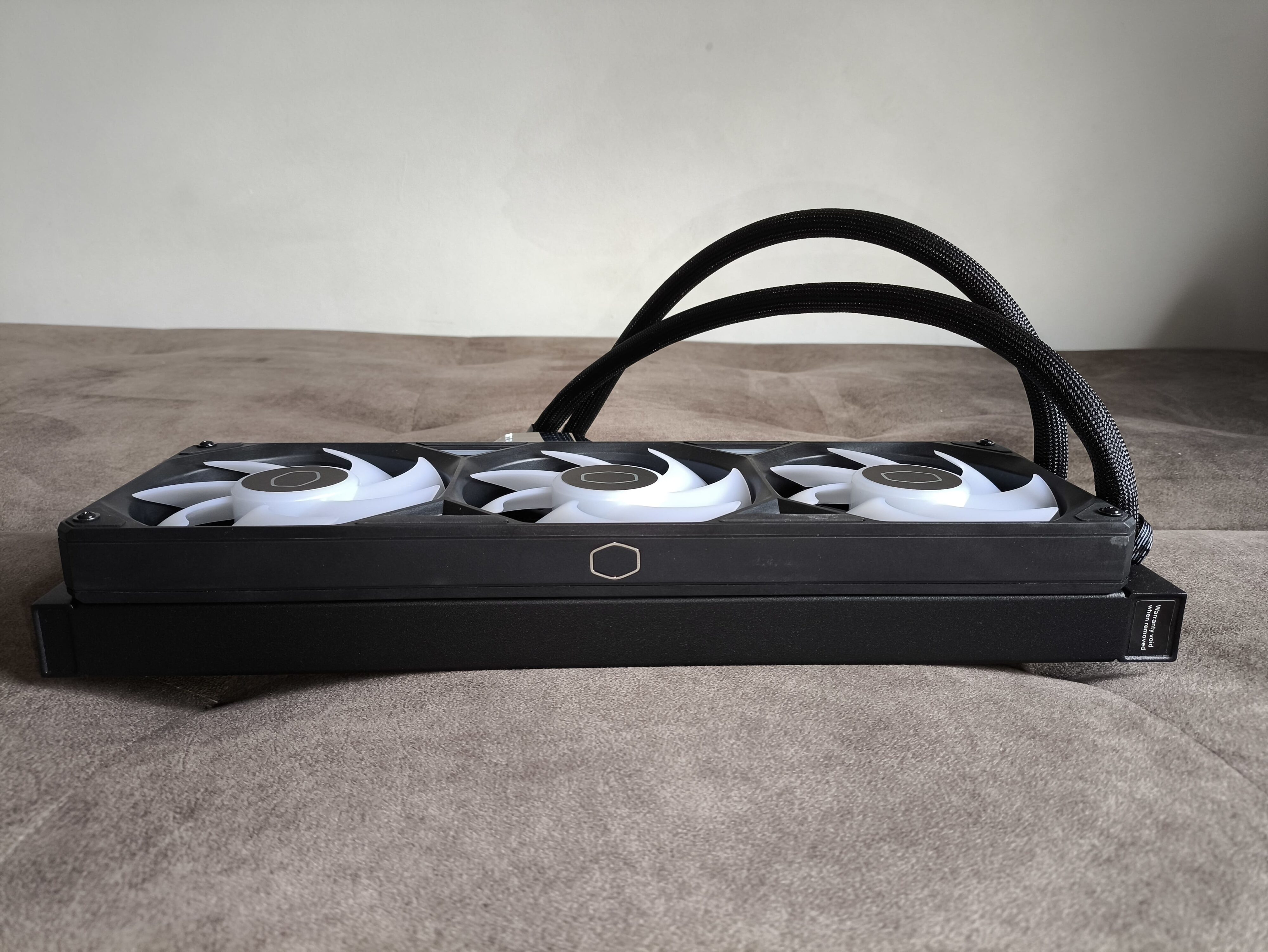 Cooler Master MasterLiquid 360 Atmos II - test chłodzenia AIO. Wydajne chodzenie zapewniające dużą customizację blokopompki