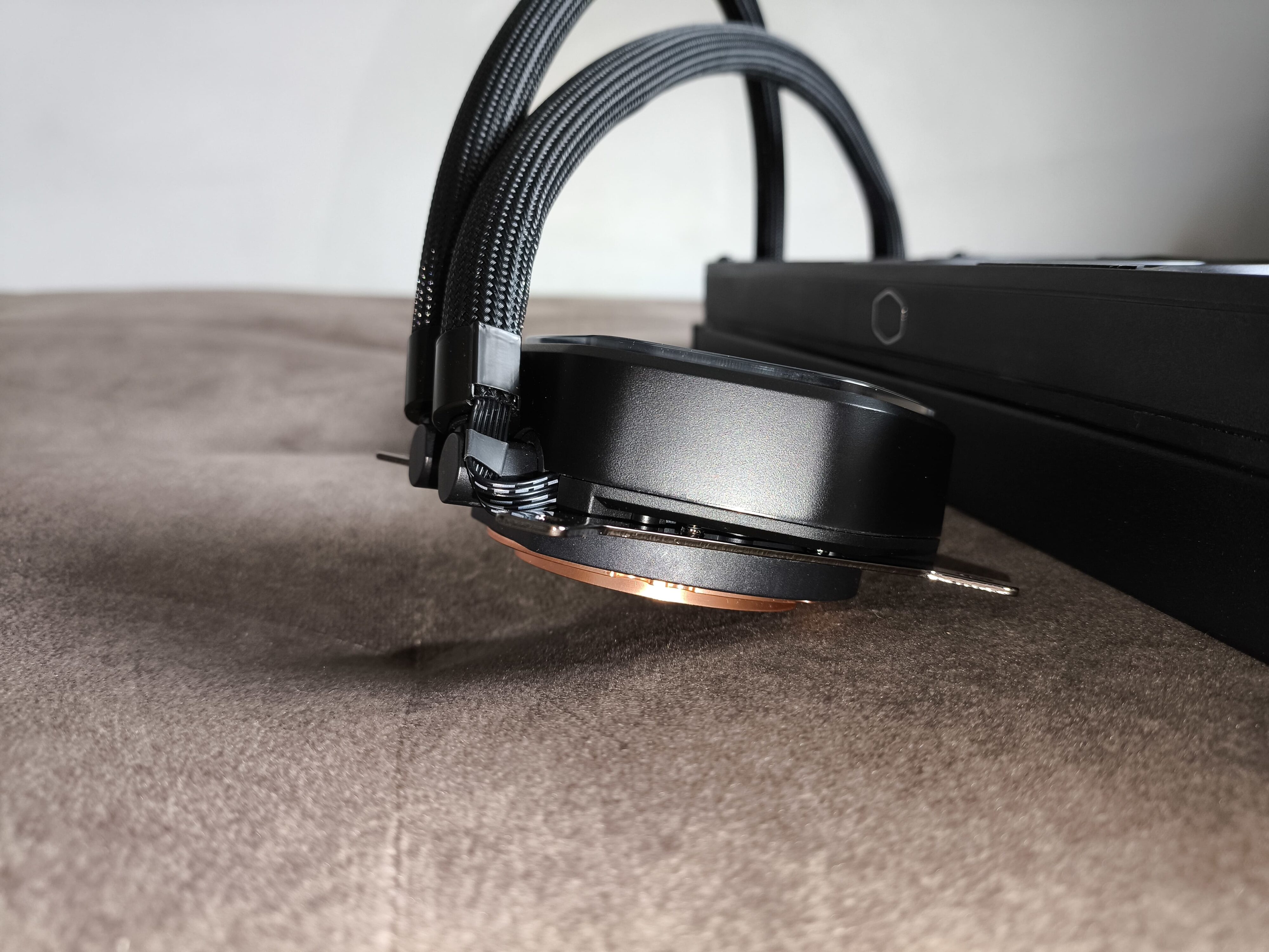 Cooler Master MasterLiquid 360 Atmos II - test chłodzenia AIO. Wydajne chodzenie zapewniające dużą customizację blokopompki