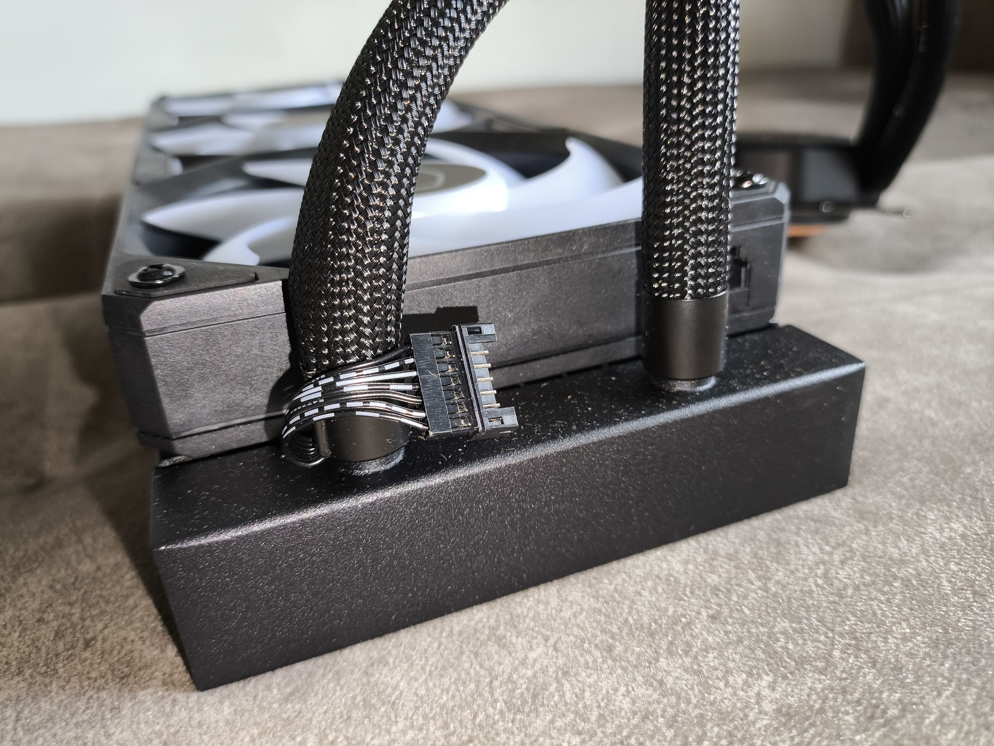 Cooler Master MasterLiquid 360 Atmos II - test chłodzenia AIO. Wydajne chodzenie zapewniające dużą customizację blokopompki