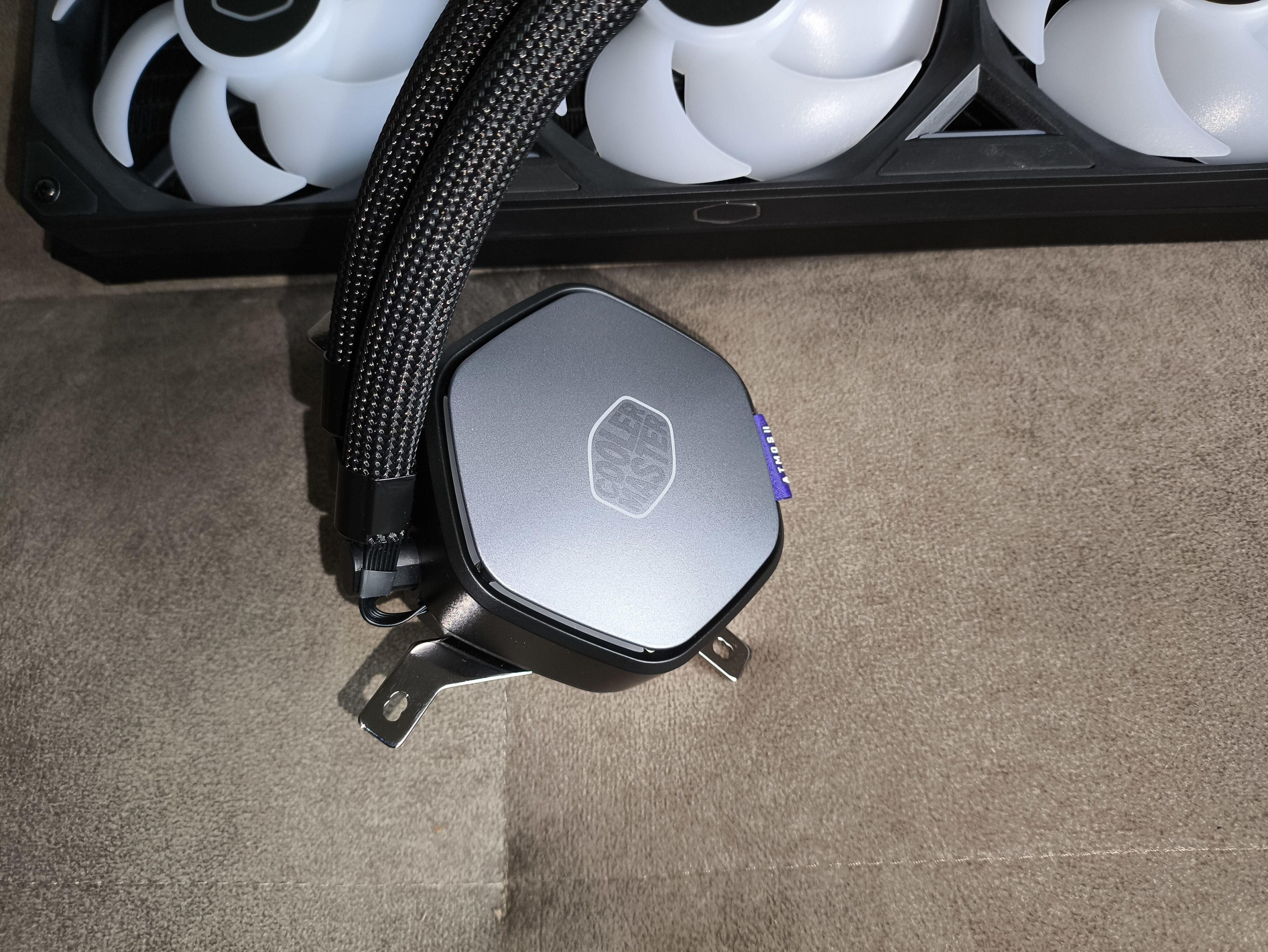 Cooler Master MasterLiquid 360 Atmos II - test chłodzenia AIO. Wydajne chodzenie zapewniające dużą customizację blokopompki