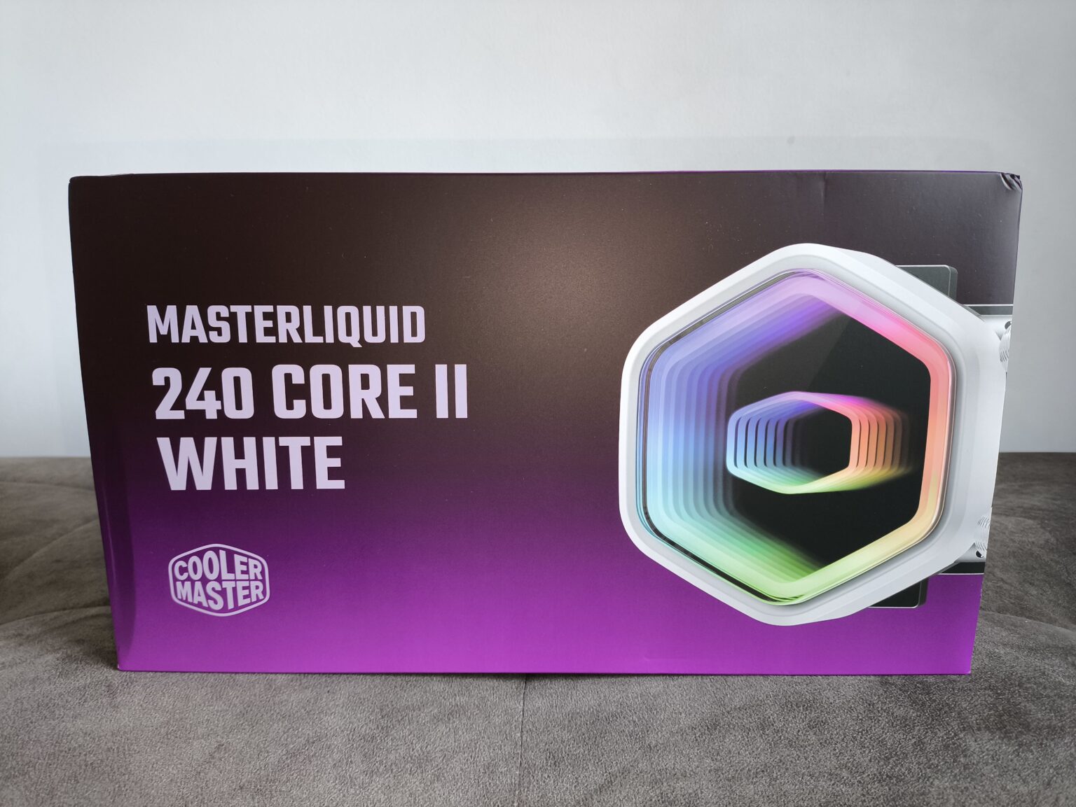 Cooler Master MasterLiquid 240 Core II White - test chłodzenia AIO. Wydajność taka sobie ale samo chłodzenie może spodobać się wielu osobom