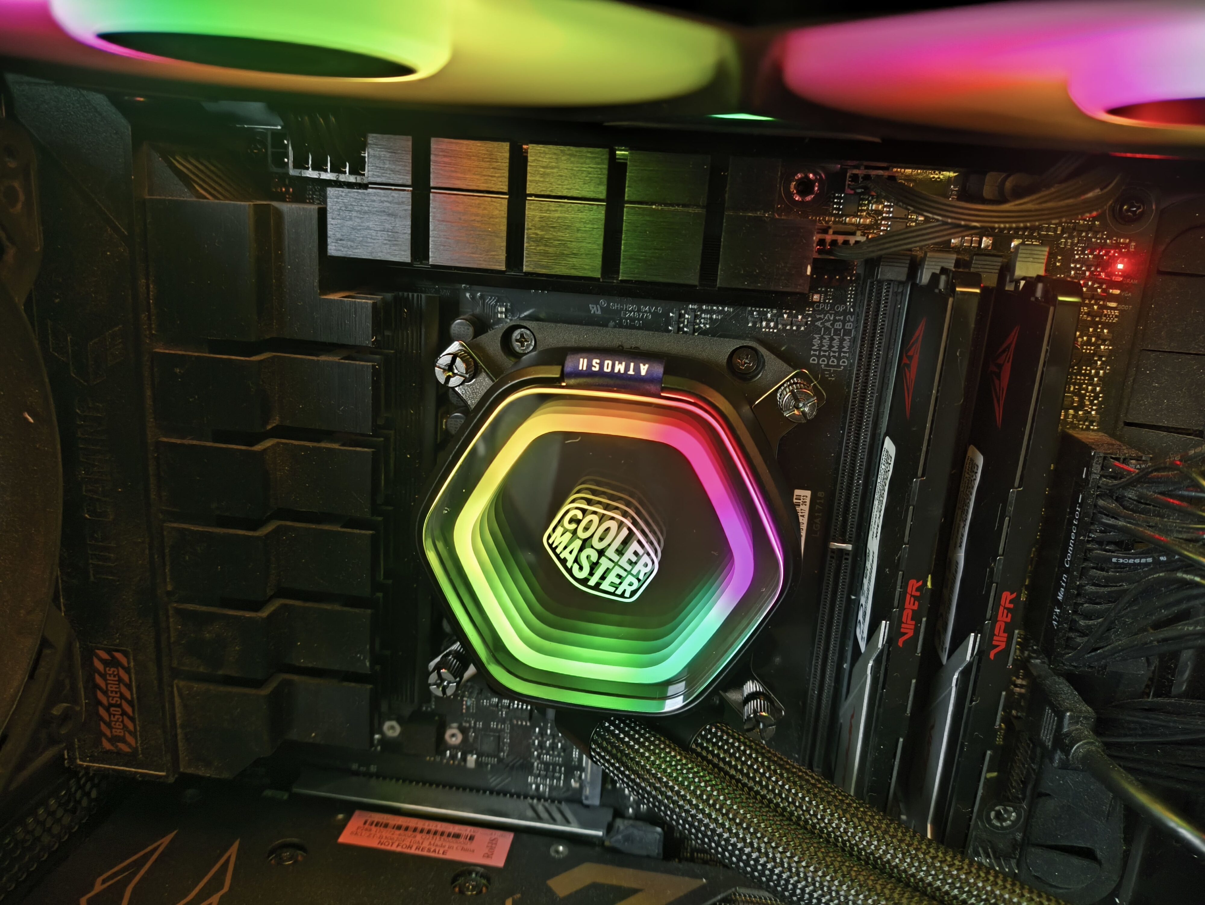 Cooler Master MasterLiquid 360 Atmos II - test chłodzenia AIO. Wydajne chodzenie zapewniające dużą customizację blokopompki