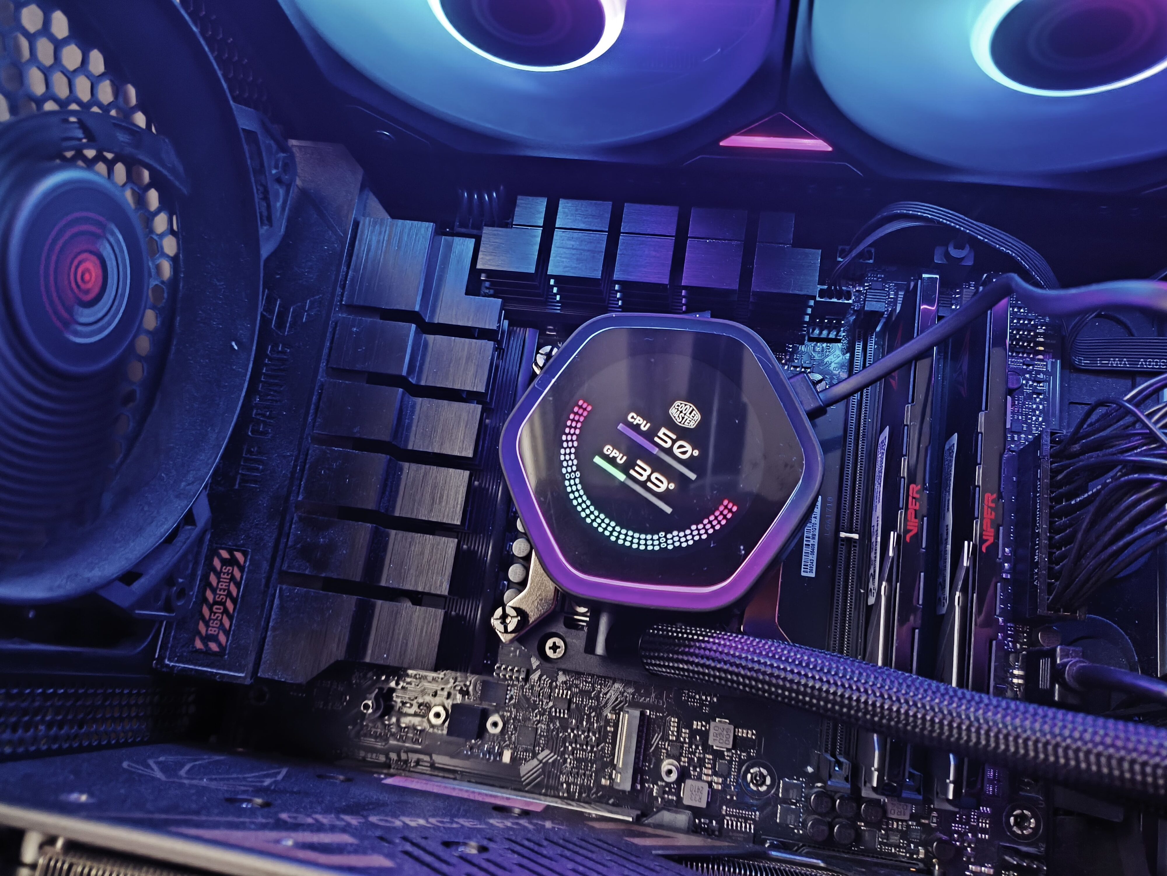 Cooler Master MasterLiquid 360 Atmos II - test chłodzenia AIO. Wydajne chodzenie zapewniające dużą customizację blokopompki