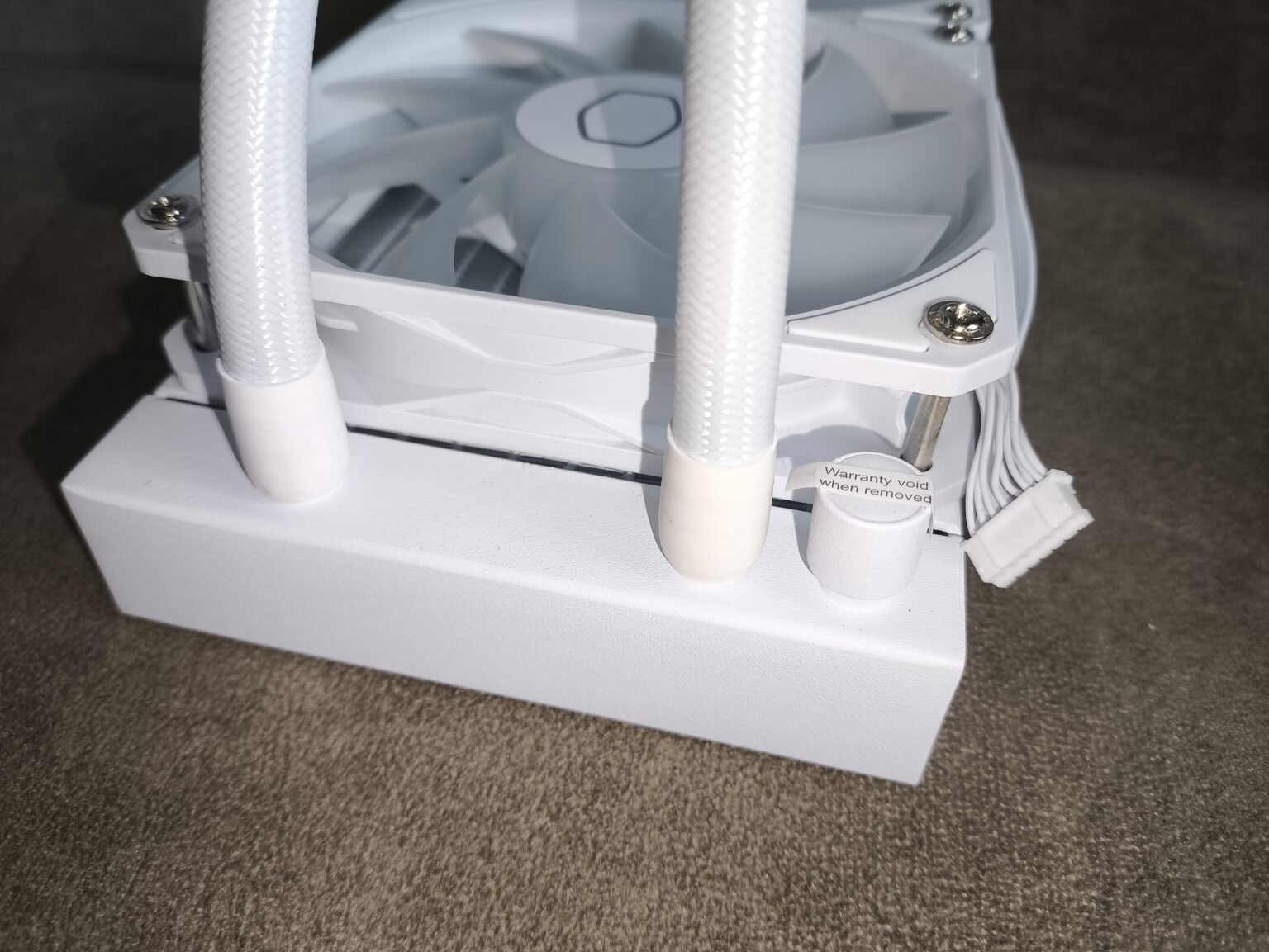 Cooler Master MasterLiquid 240 Core II White - test chłodzenia AIO. Wydajność taka sobie ale samo chłodzenie może spodobać się wielu osobom