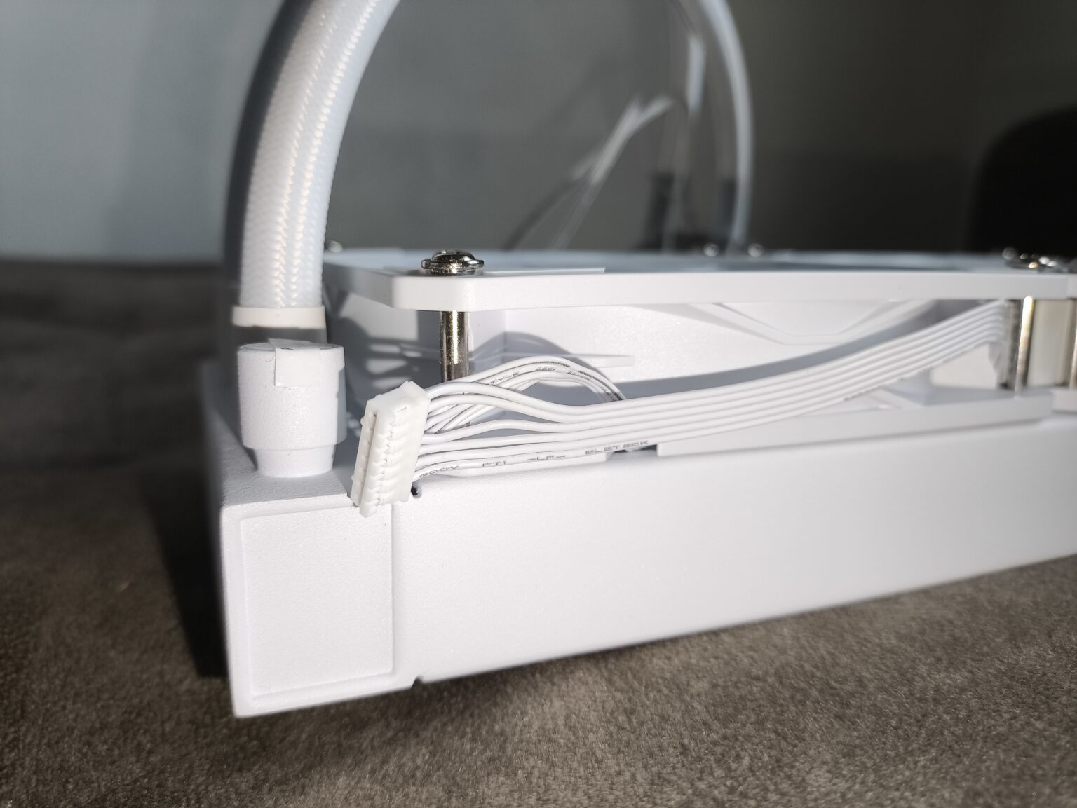 Cooler Master MasterLiquid 240 Core II White - test chłodzenia AIO. Wydajność taka sobie ale samo chłodzenie może spodobać się wielu osobom