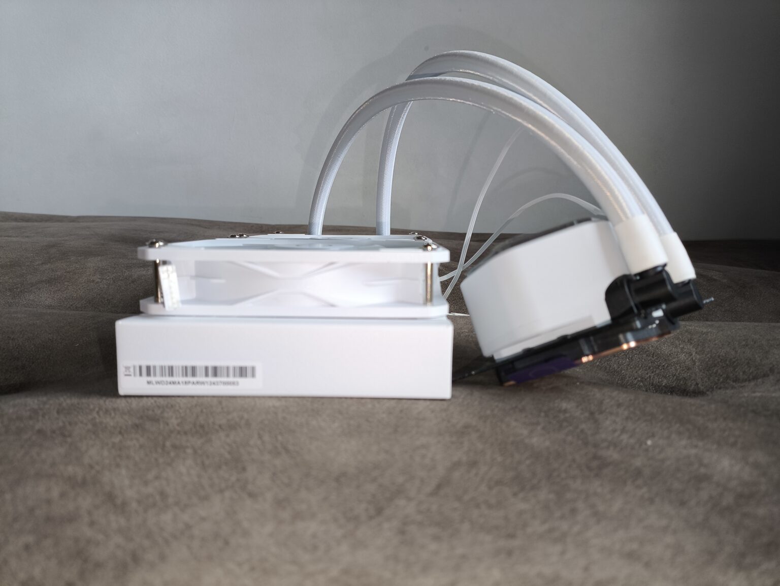 Cooler Master MasterLiquid 240 Core II White - test chłodzenia AIO. Wydajność taka sobie ale samo chłodzenie może spodobać się wielu osobom