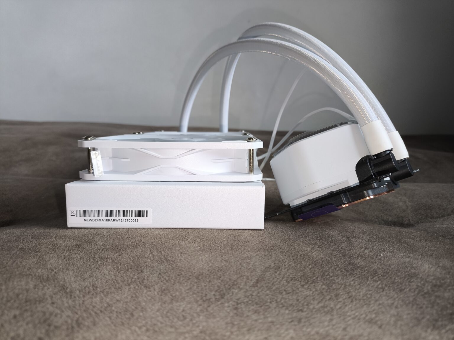 Cooler Master MasterLiquid 240 Core II White - test chłodzenia AIO. Wydajność taka sobie ale samo chłodzenie może spodobać się wielu osobom