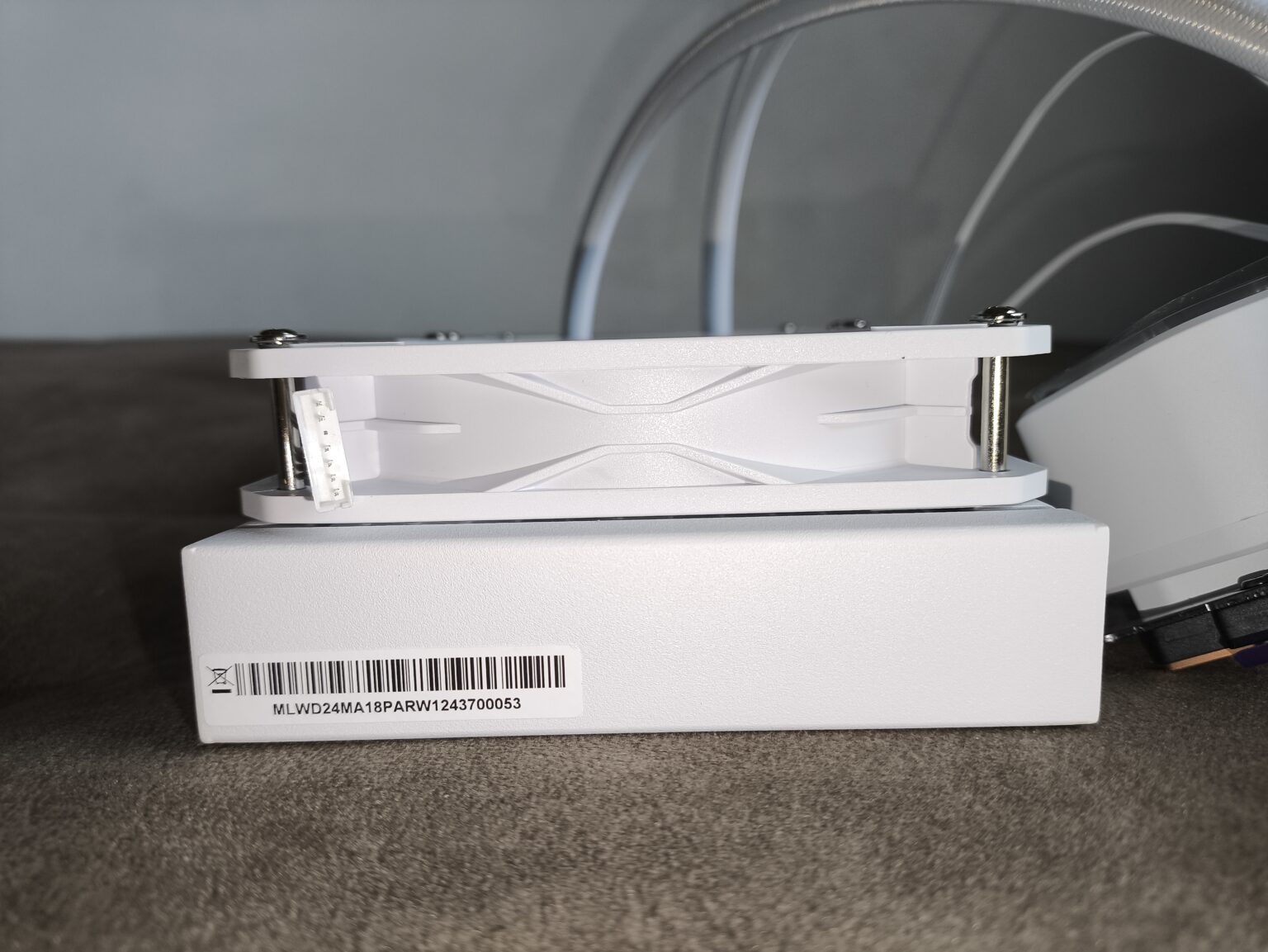 Cooler Master MasterLiquid 240 Core II White - test chłodzenia AIO. Wydajność taka sobie ale samo chłodzenie może spodobać się wielu osobom