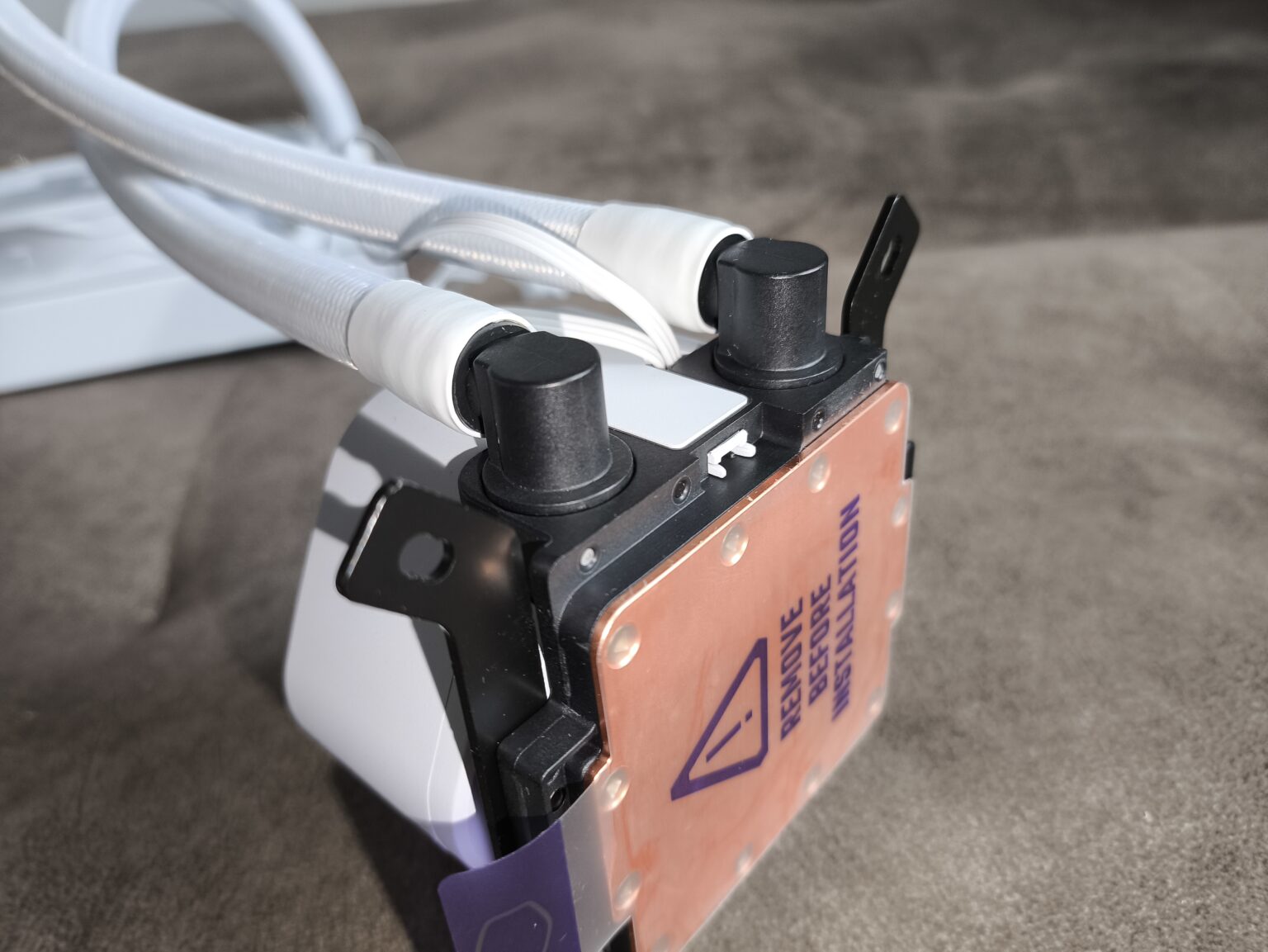 Cooler Master MasterLiquid 240 Core II White - test chłodzenia AIO. Wydajność taka sobie ale samo chłodzenie może spodobać się wielu osobom