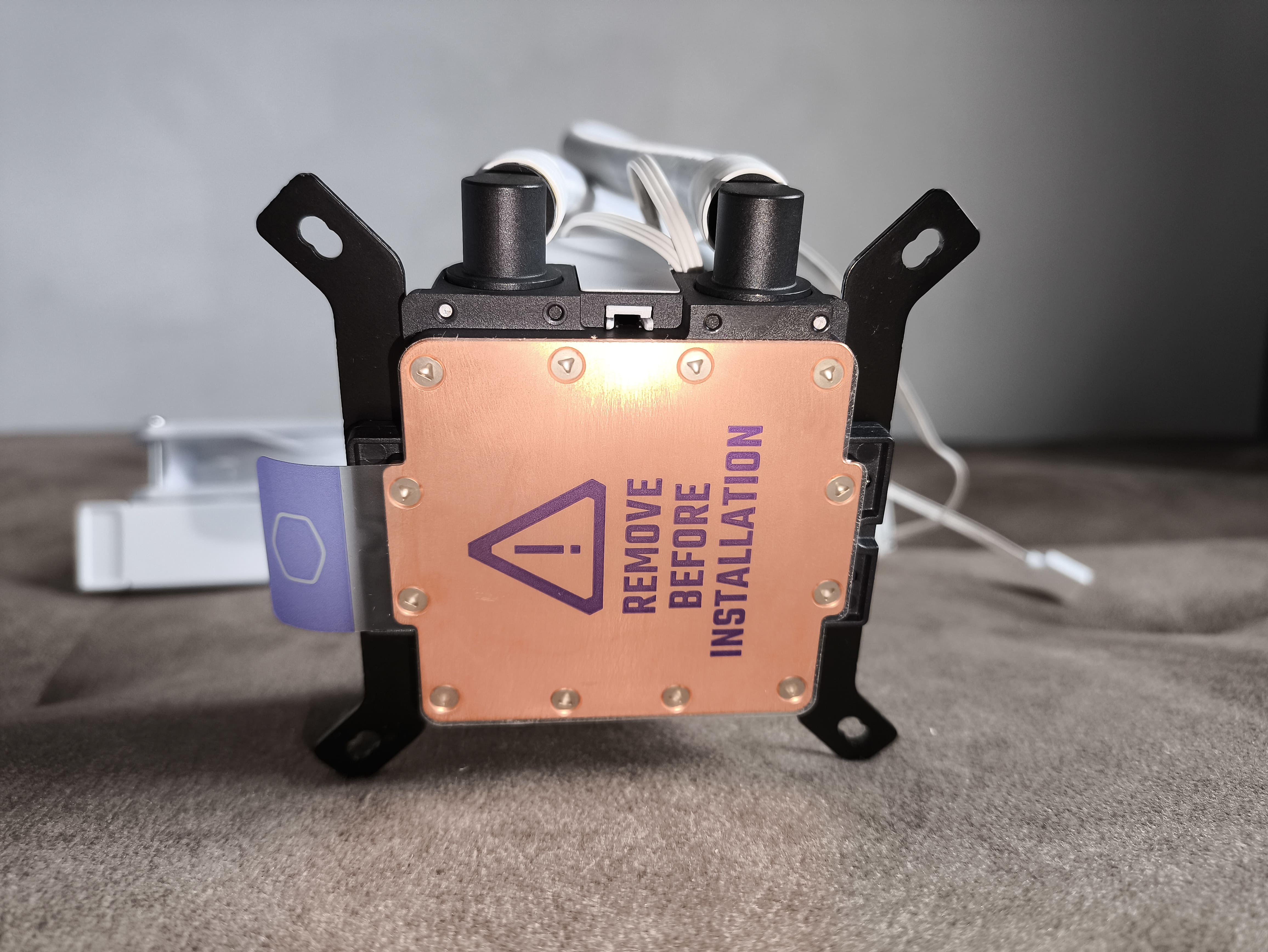 Cooler Master MasterLiquid 240 Core II White - test chłodzenia AIO. Wydajność taka sobie ale samo chłodzenie może spodobać się wielu osobom