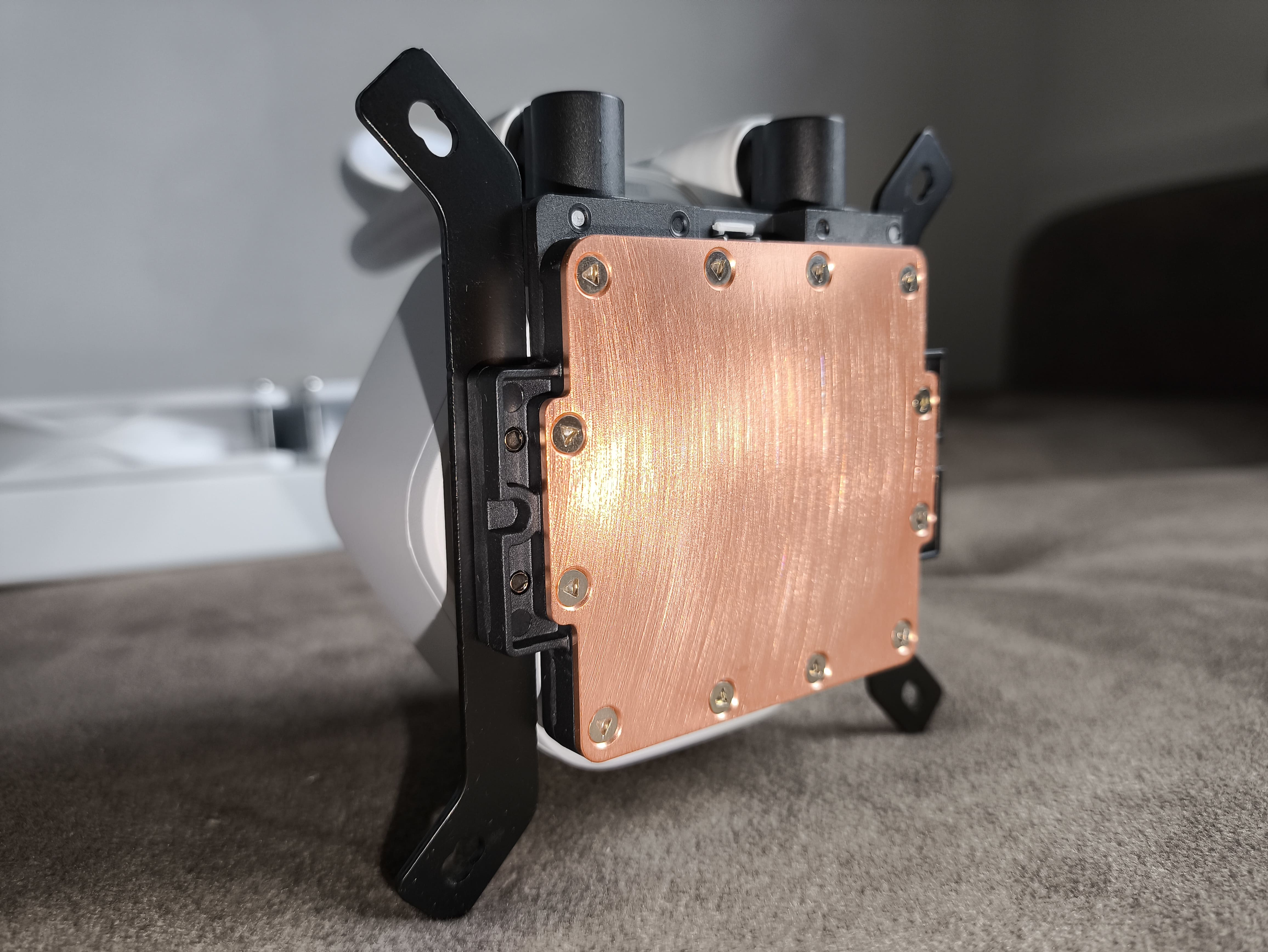 Cooler Master MasterLiquid 240 Core II White - test chłodzenia AIO. Wydajność taka sobie ale samo chłodzenie może spodobać się wielu osobom