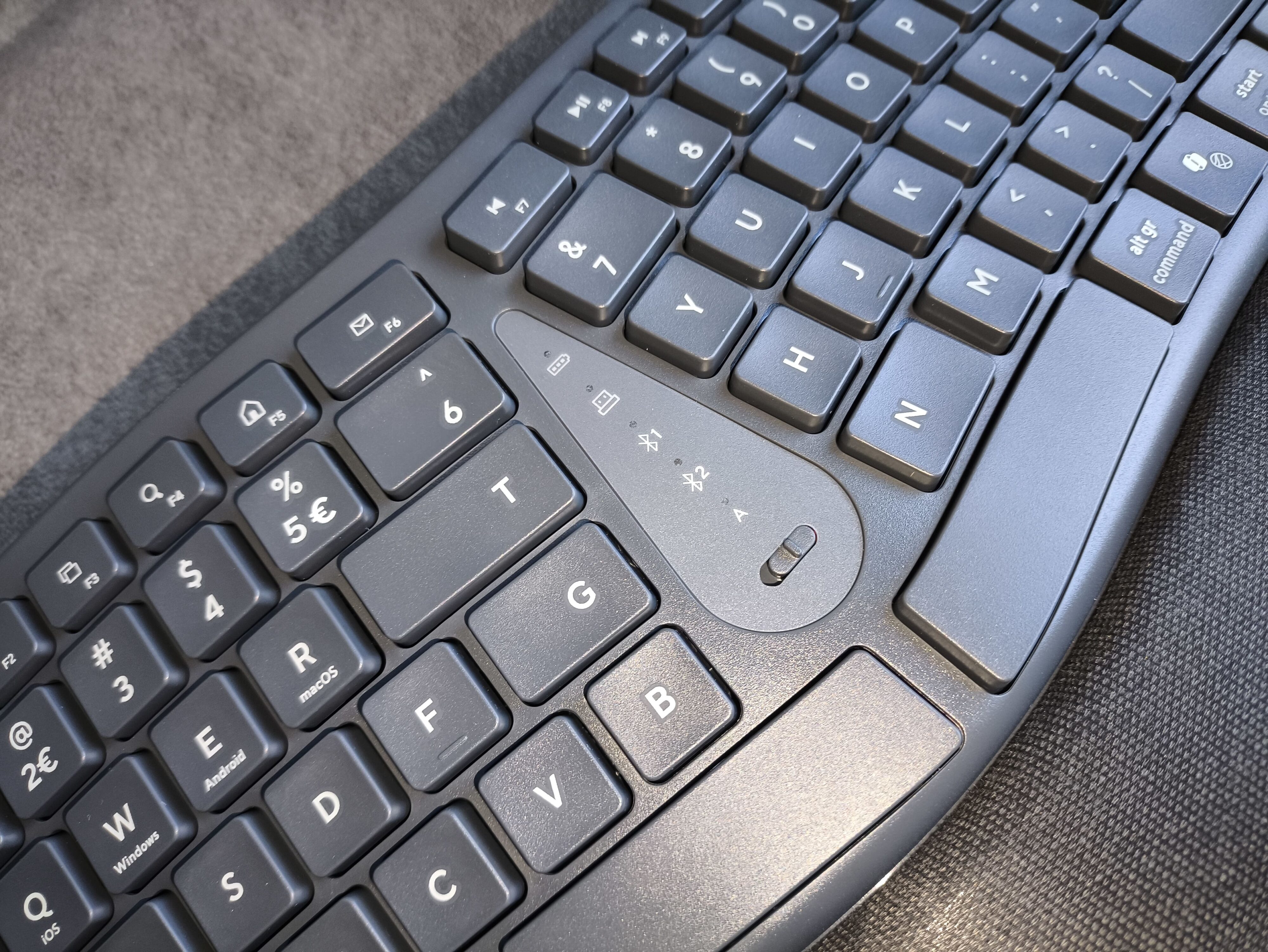 Trust Keyra - test bardzo ergonomicznej klawiatury. Przynajmniej według słów Trusta