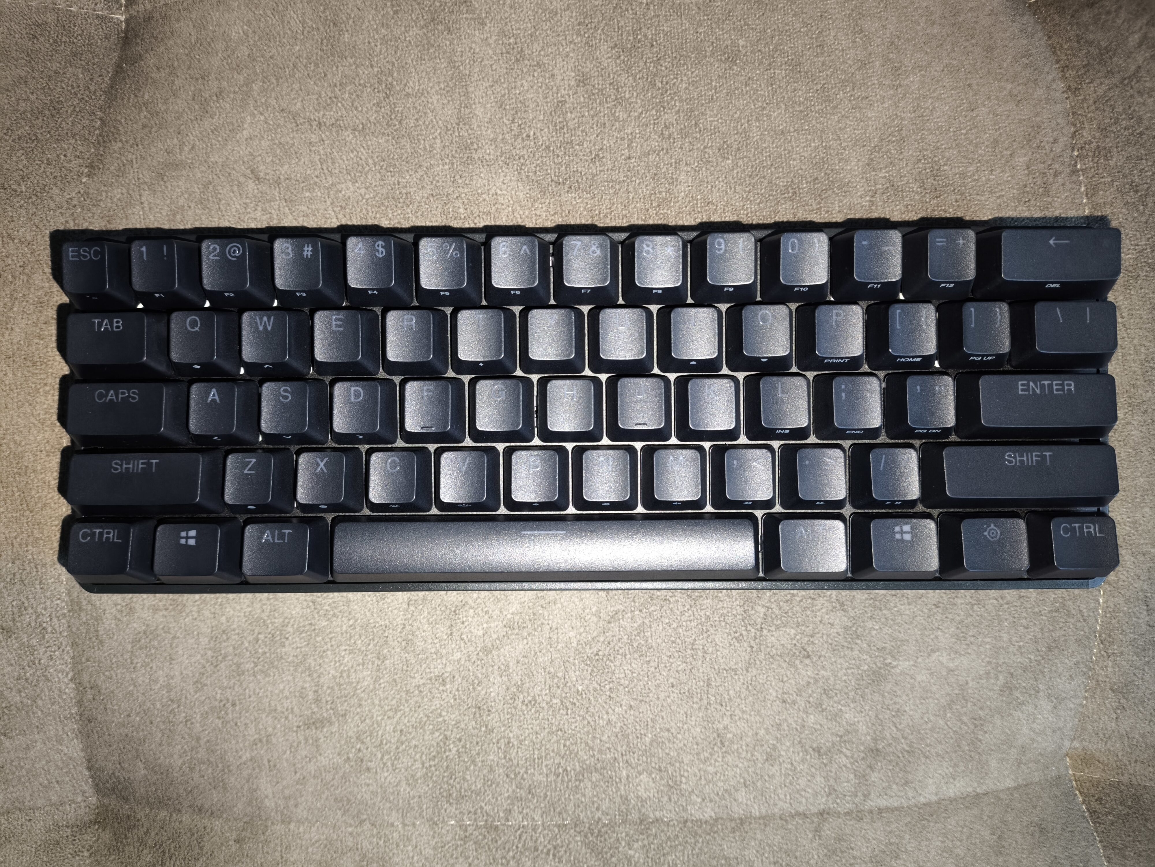 SteelSeries Apex Pro Mini Gen 3 - test klawiatury. Kontrola nad mikrometrami