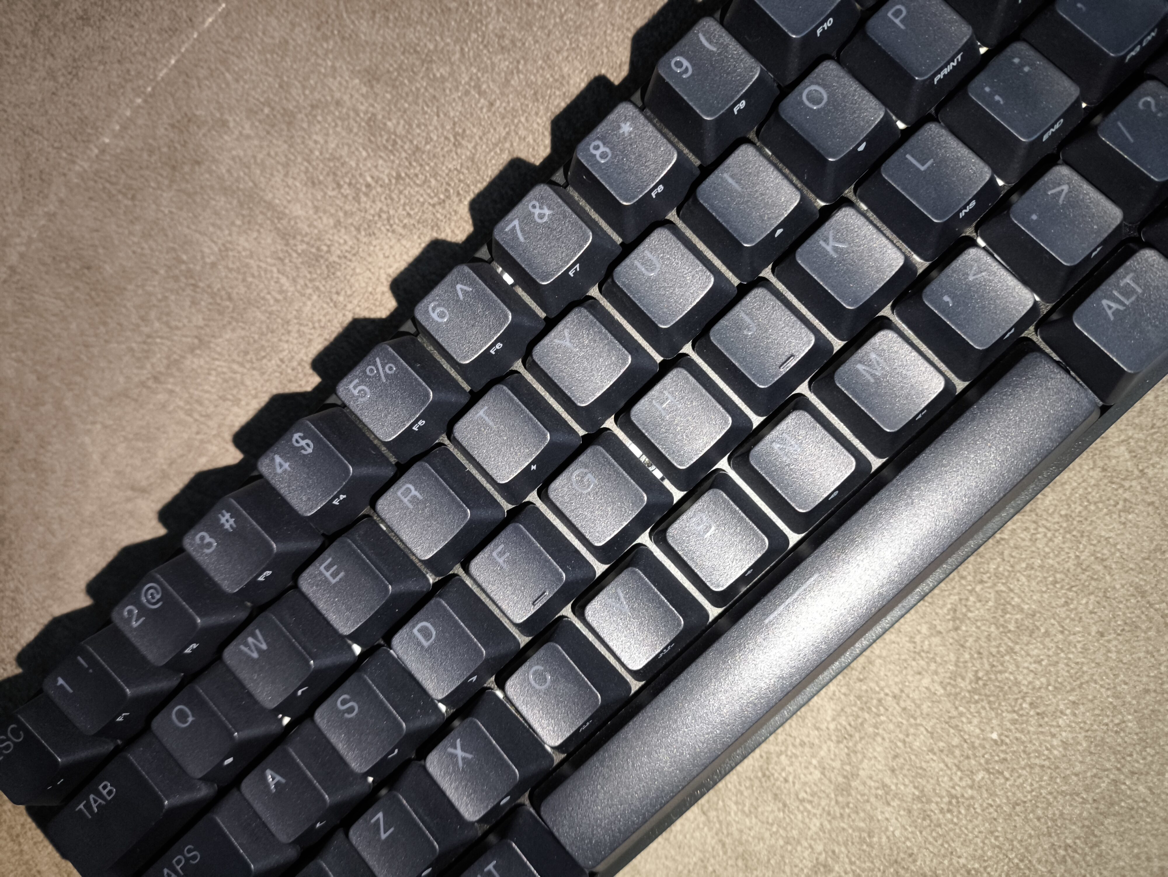 SteelSeries Apex Pro Mini Gen 3 - test klawiatury. Kontrola nad mikrometrami