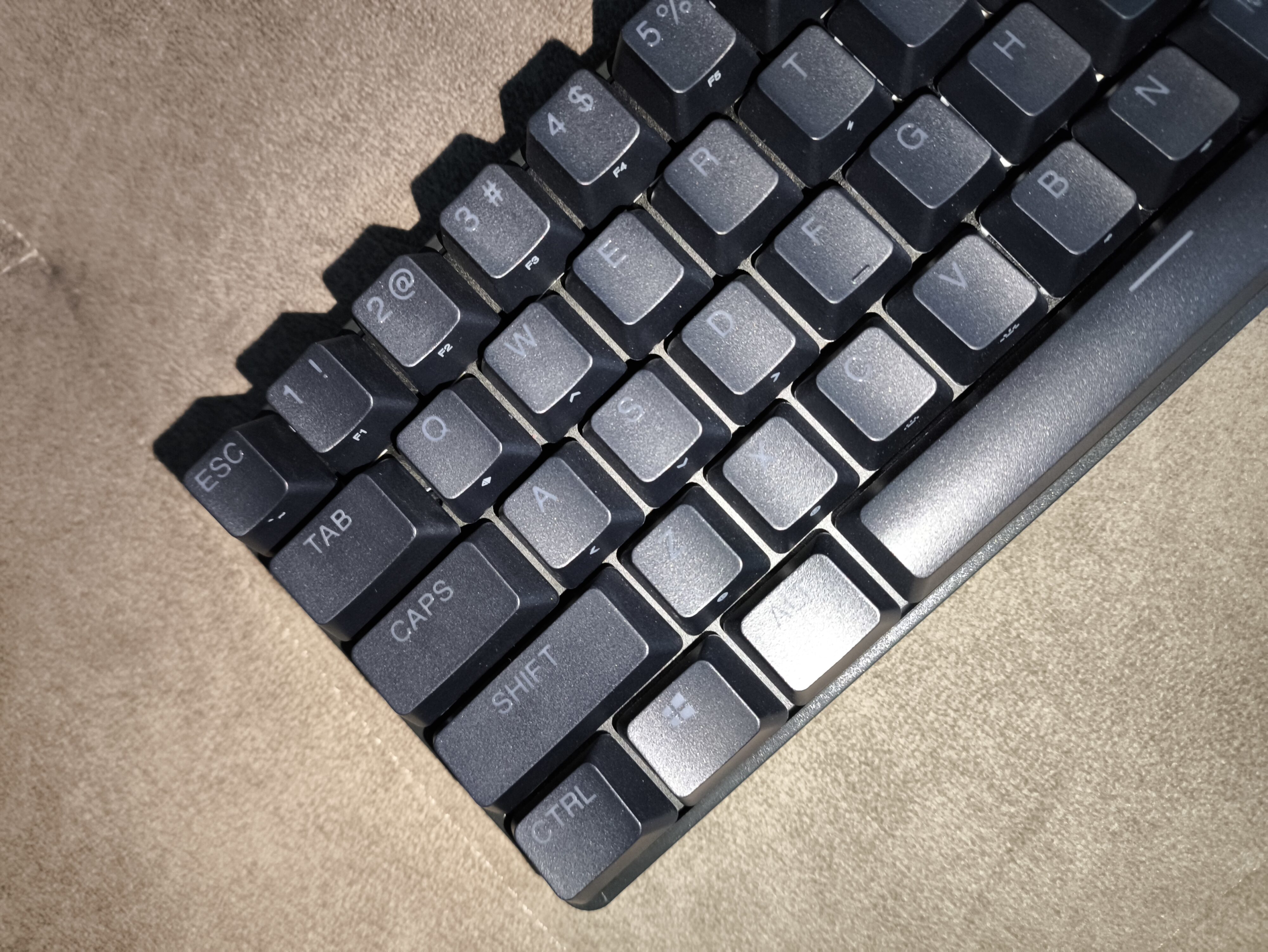 SteelSeries Apex Pro Mini Gen 3 - test klawiatury. Kontrola nad mikrometrami