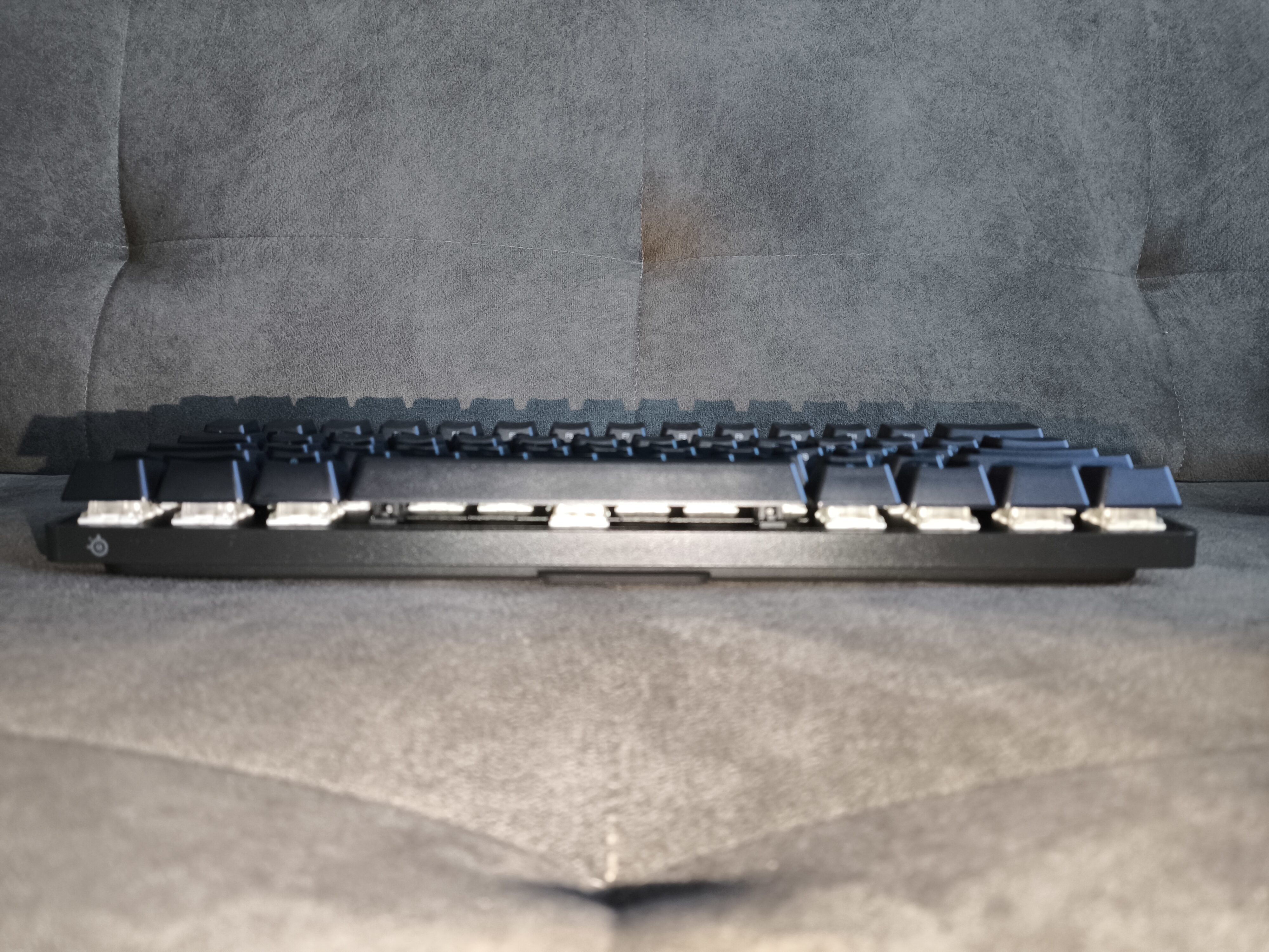 SteelSeries Apex Pro Mini Gen 3 - test klawiatury. Kontrola nad mikrometrami