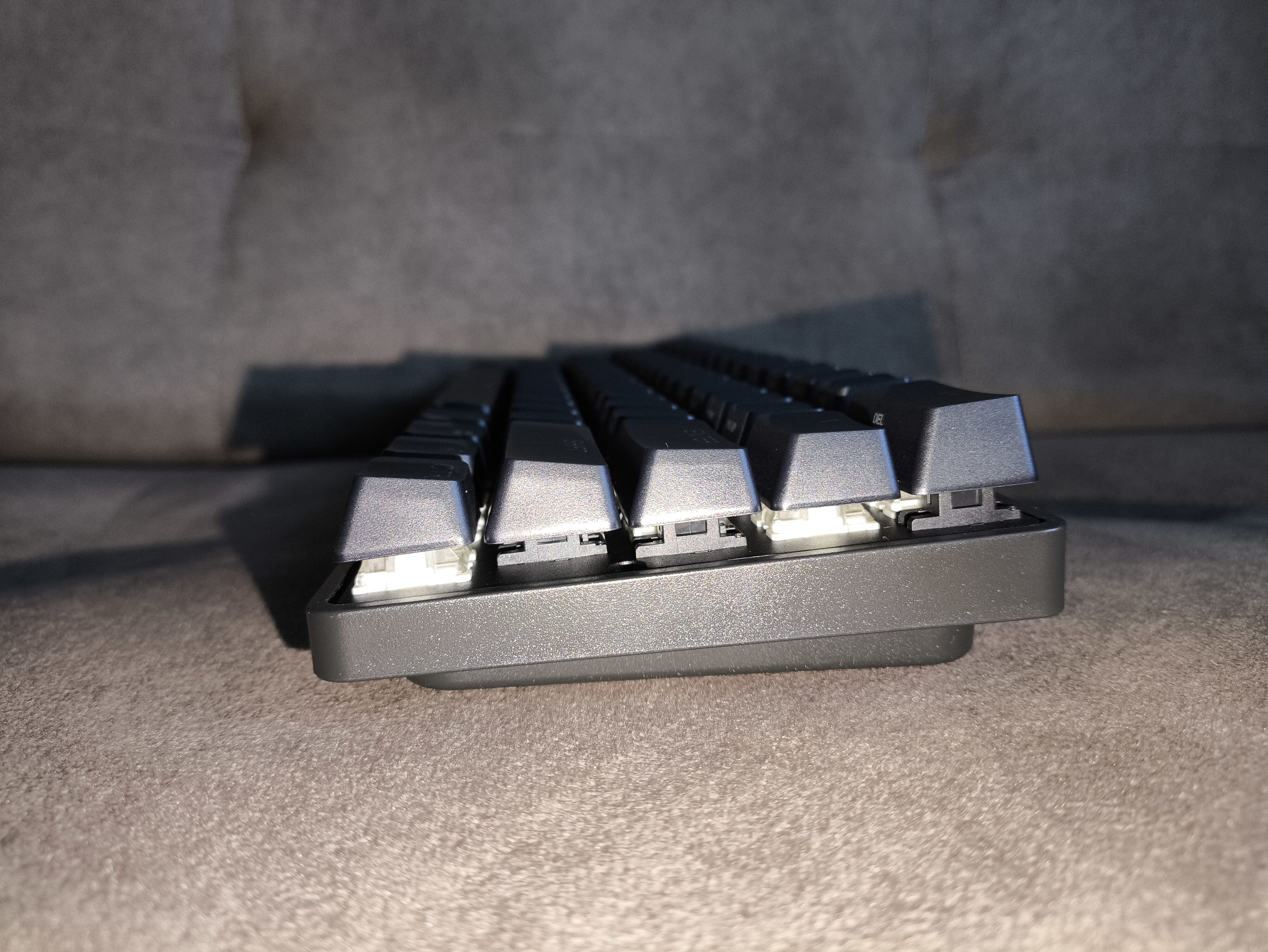 SteelSeries Apex Pro Mini Gen 3 - test klawiatury. Kontrola nad mikrometrami