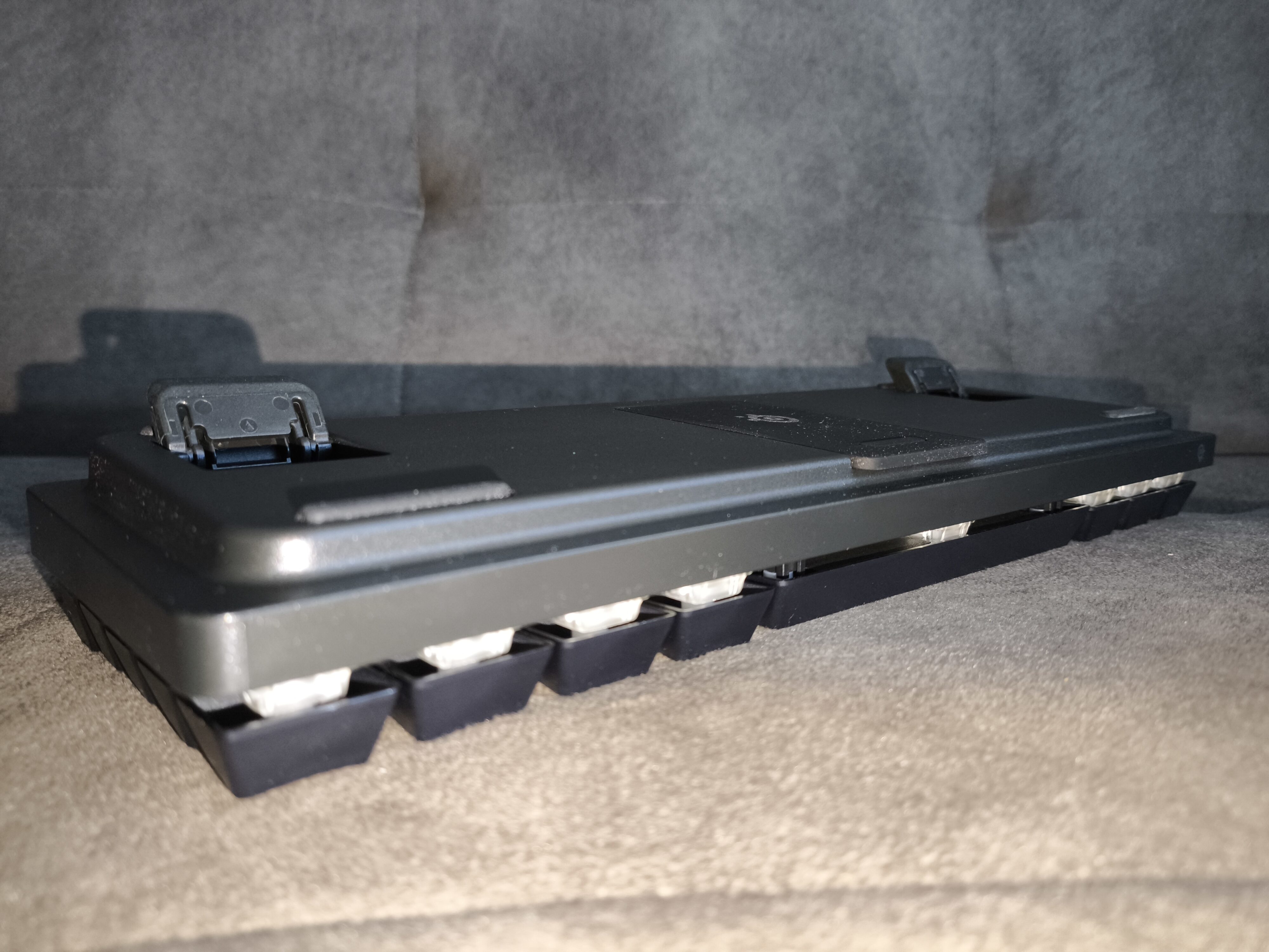 SteelSeries Apex Pro Mini Gen 3 - test klawiatury. Kontrola nad mikrometrami