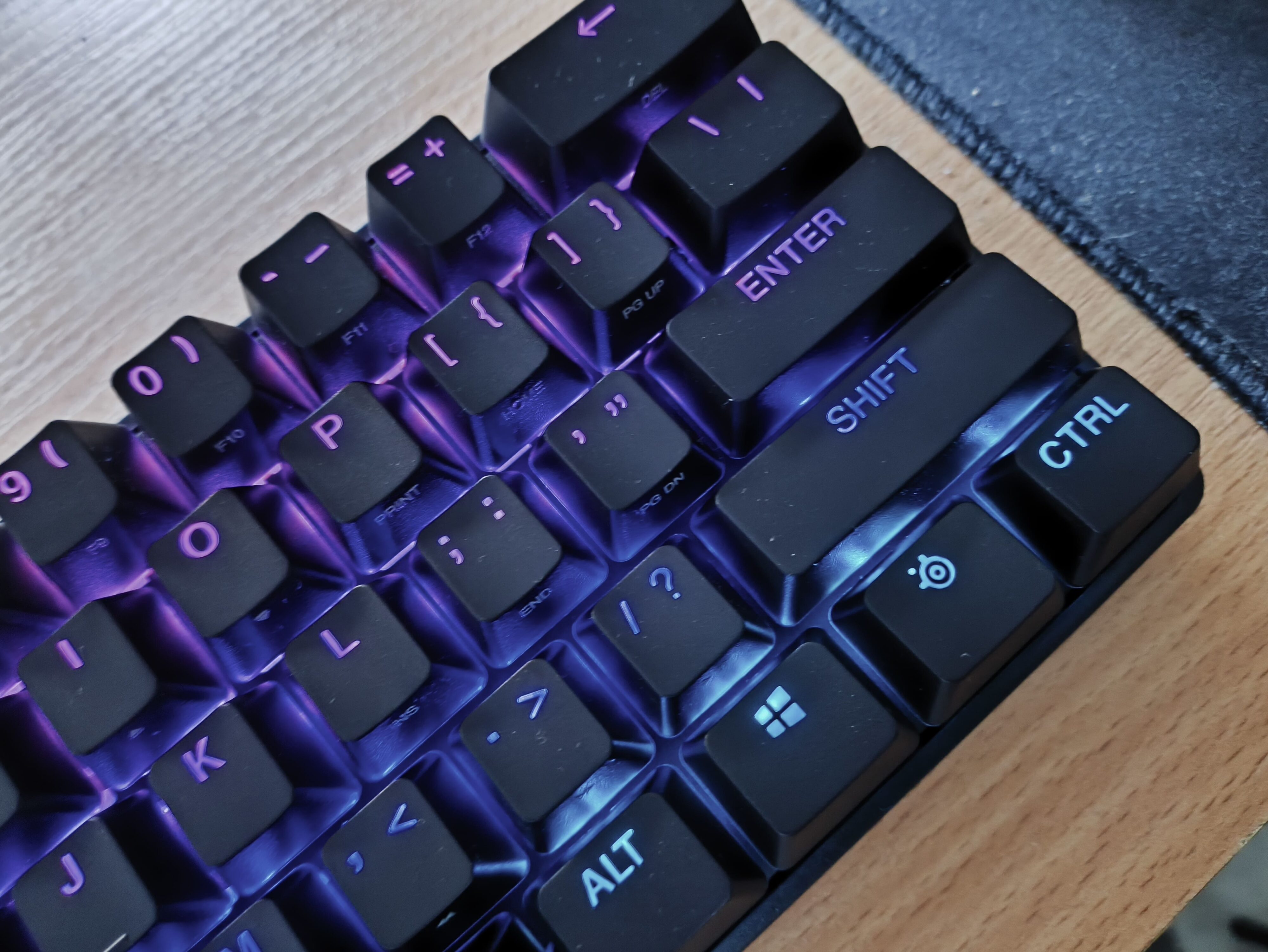 SteelSeries Apex Pro Mini Gen 3 - test klawiatury. Kontrola nad mikrometrami