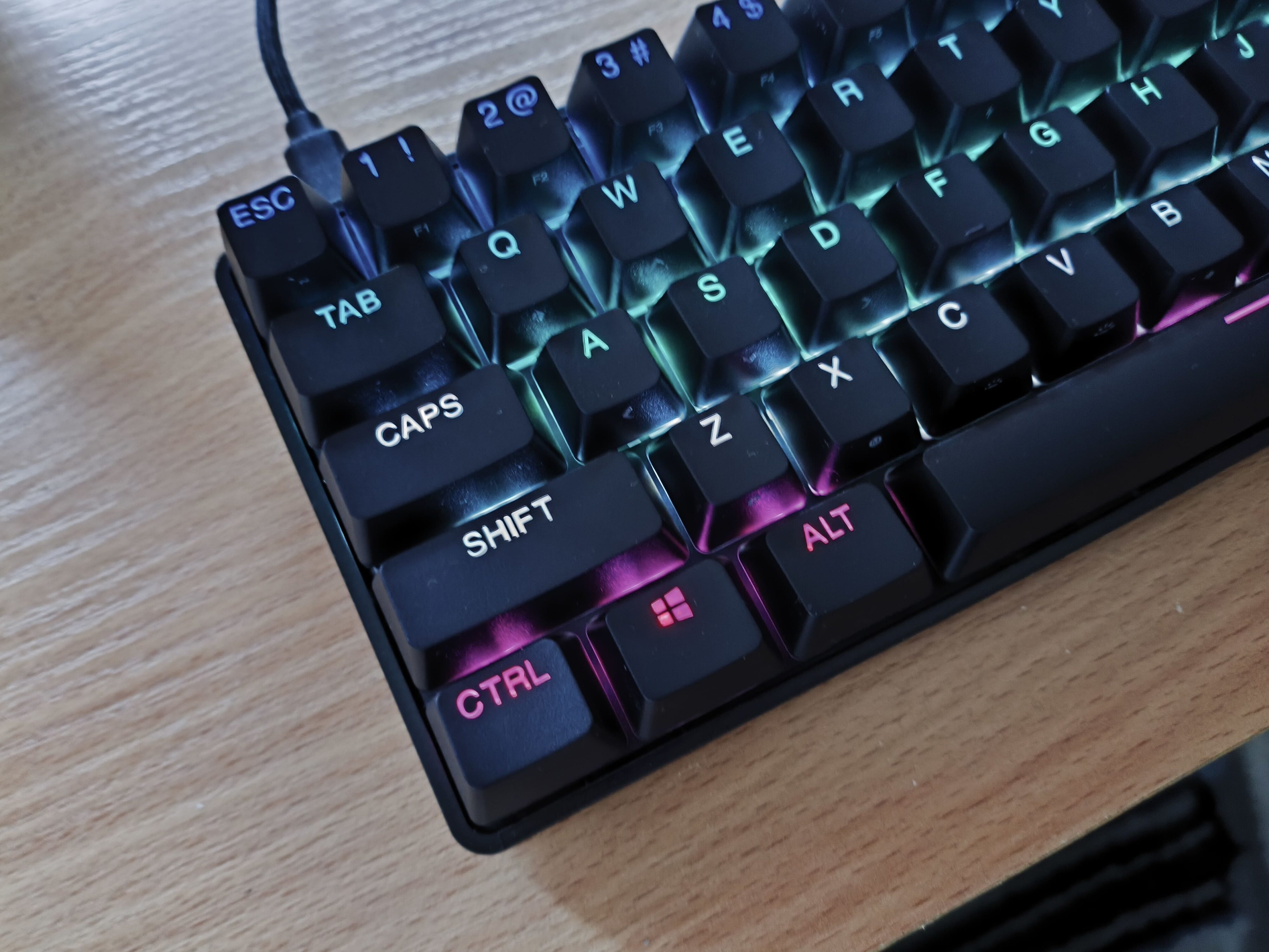 SteelSeries Apex Pro Mini Gen 3 - test klawiatury. Kontrola nad mikrometrami