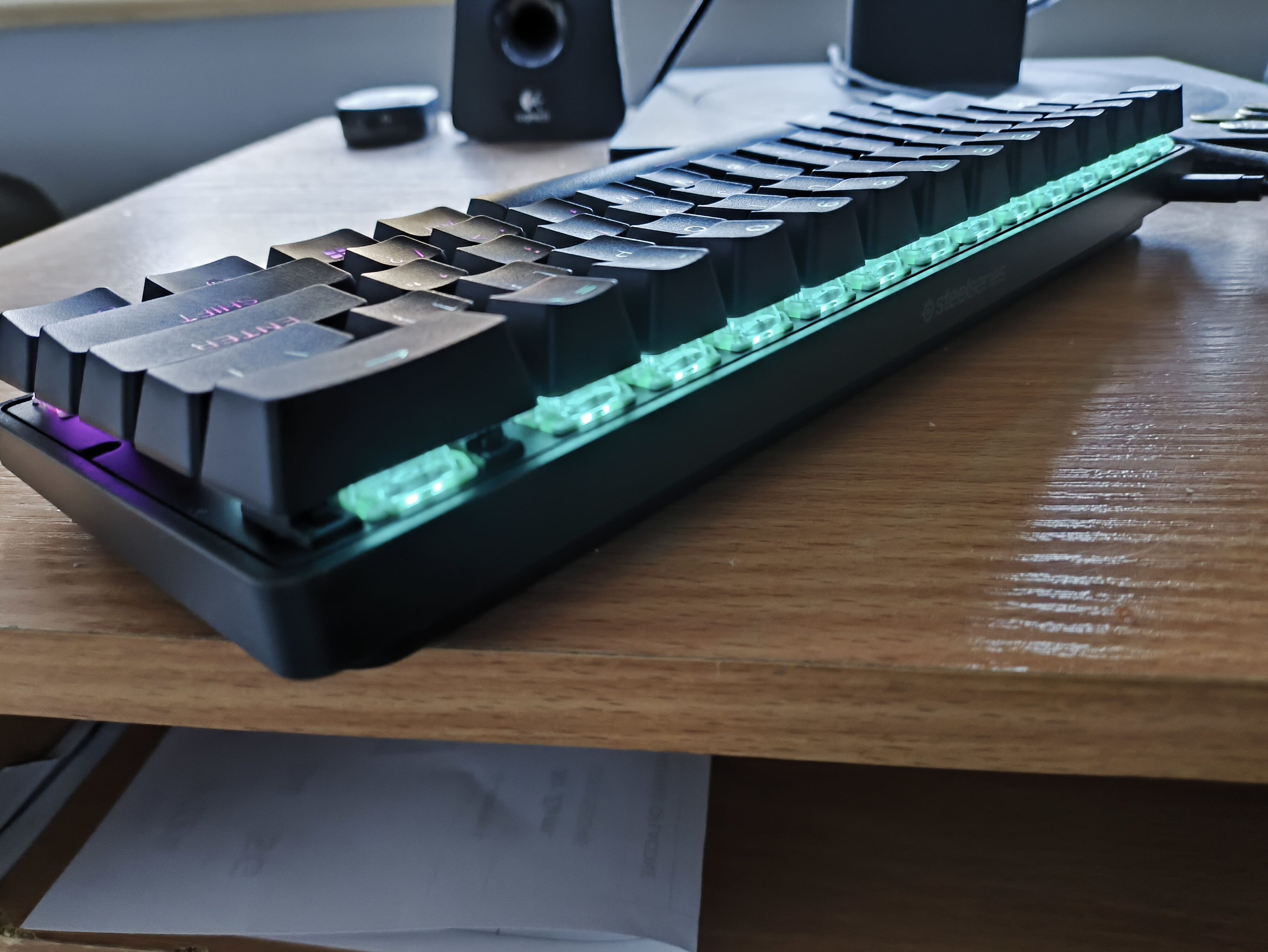 SteelSeries Apex Pro Mini Gen 3 - test klawiatury. Kontrola nad mikrometrami