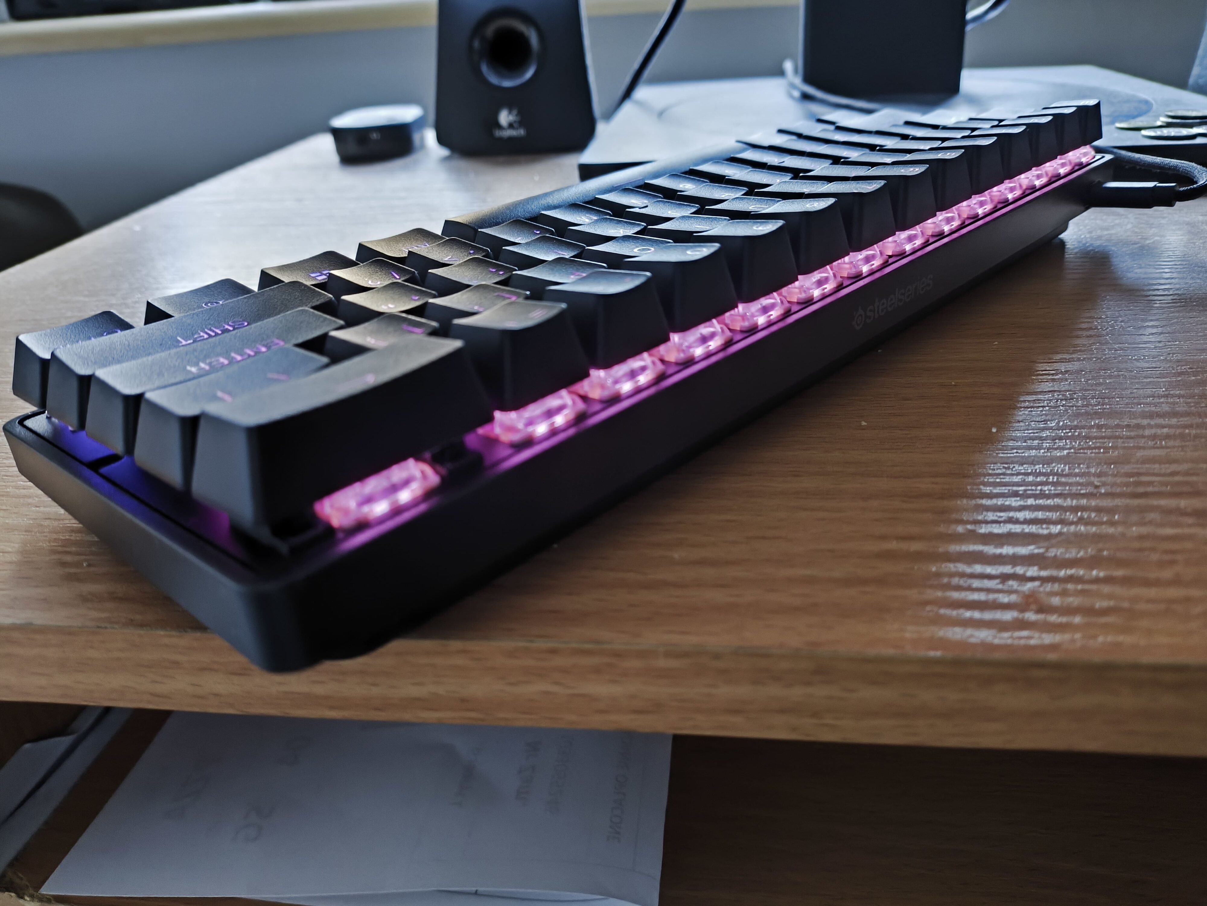 SteelSeries Apex Pro Mini Gen 3 - test klawiatury. Kontrola nad mikrometrami