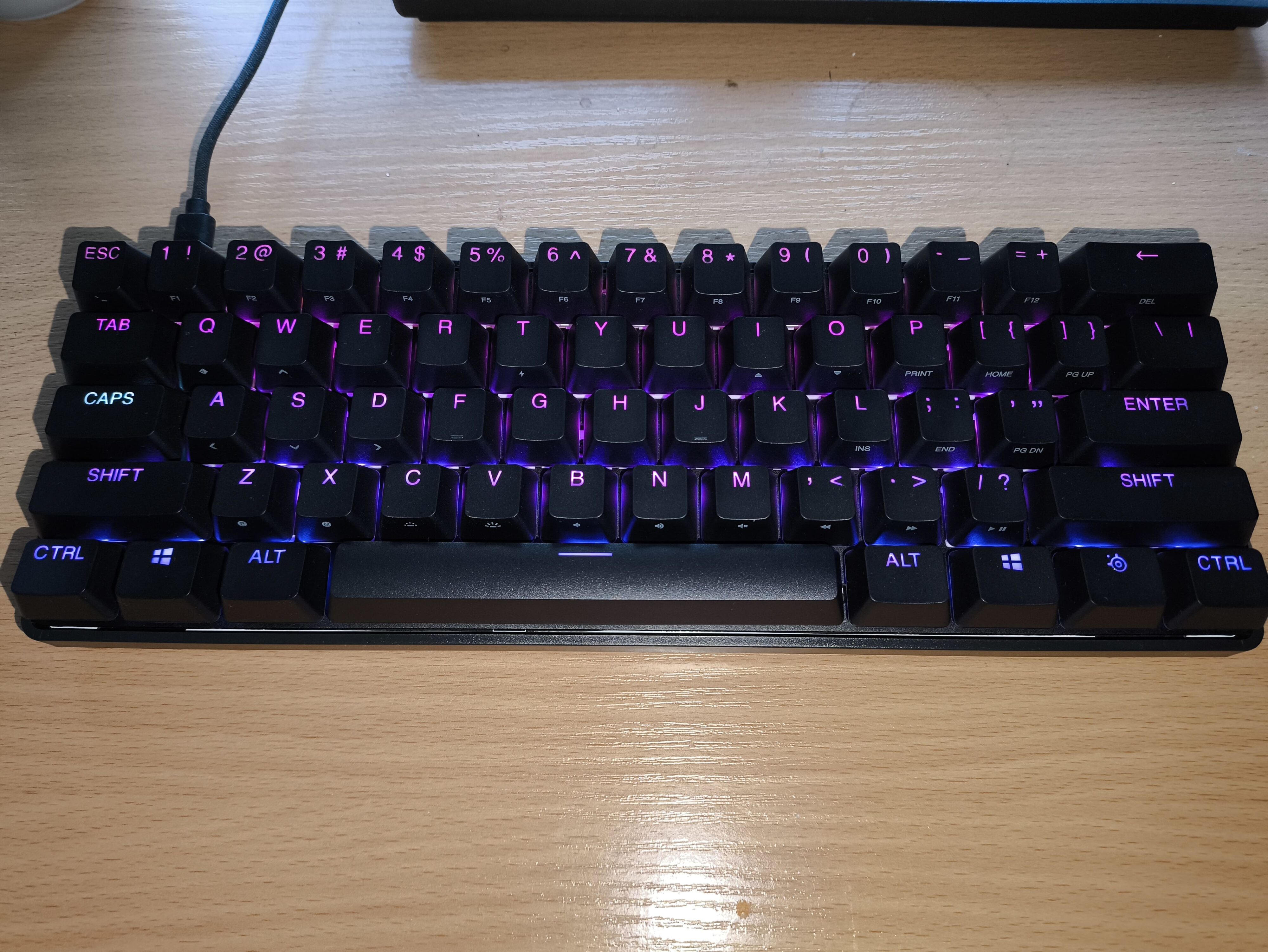 SteelSeries Apex Pro Mini Gen 3 - test klawiatury. Kontrola nad mikrometrami