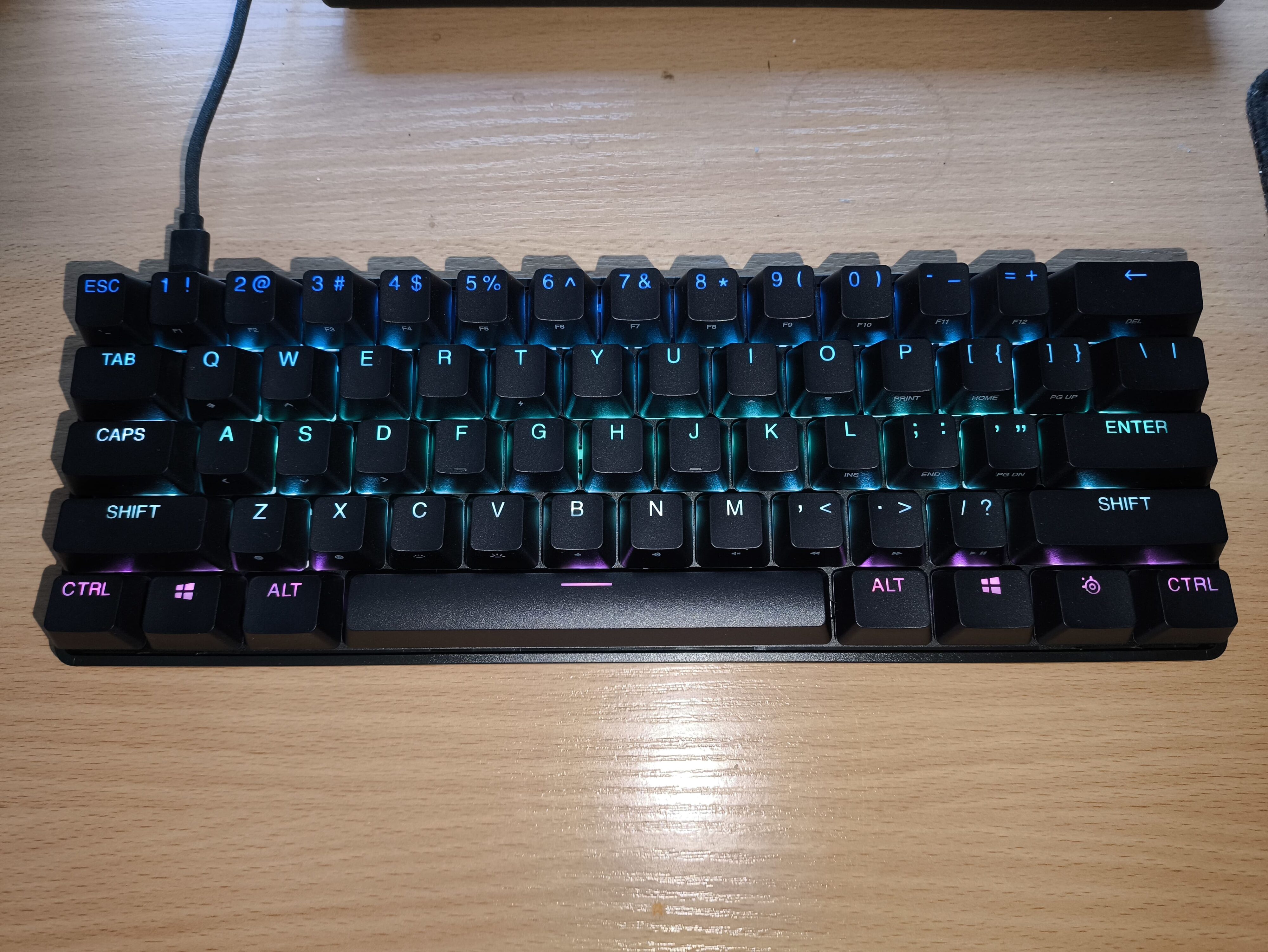 SteelSeries Apex Pro Mini Gen 3 - test klawiatury. Kontrola nad mikrometrami