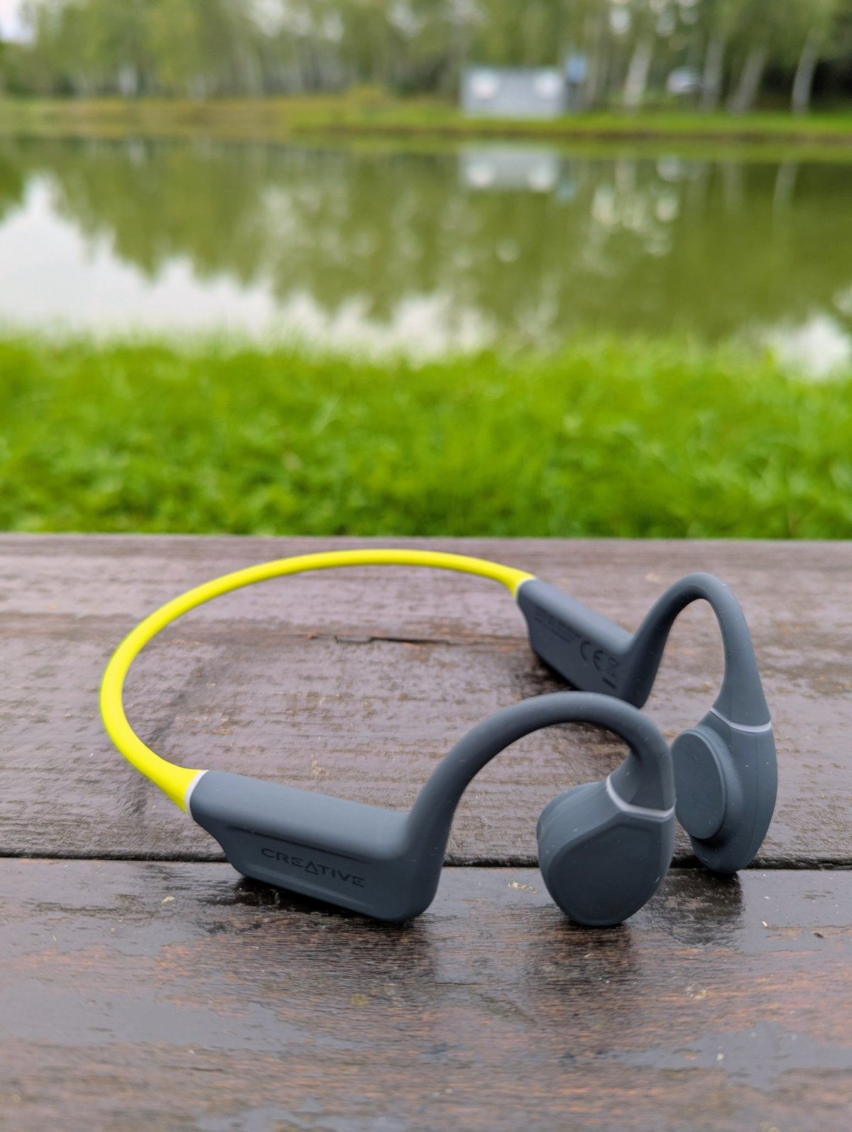 Słuchawki kostne idealne do biegania i na siłownię - Recenzja Creative Outlier Free+