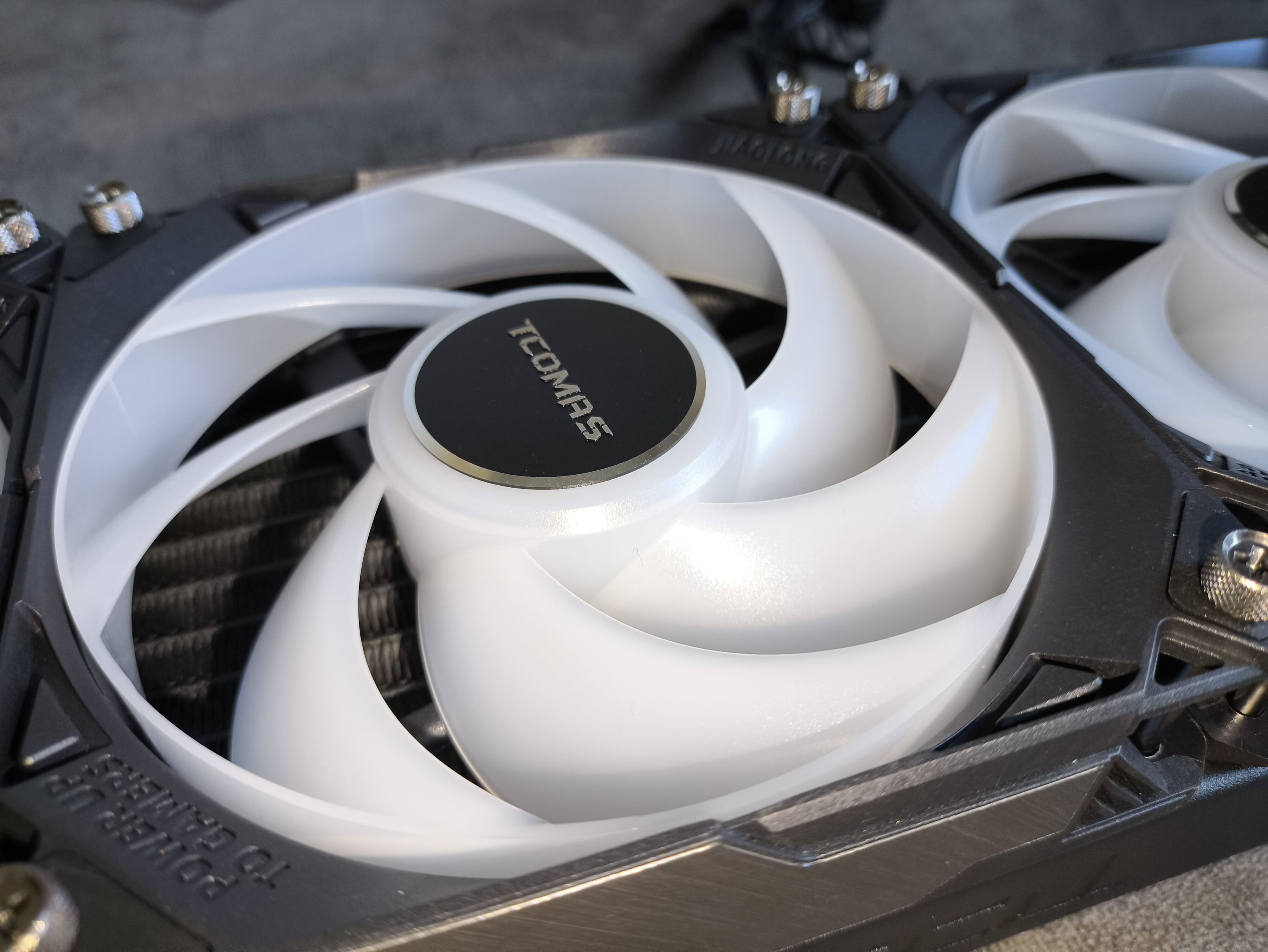 TComas LA200 360 - test chłodzenia AIO. Nowy gracz na polskim rynku chłodzeń procesorów. Czy testowane dziś chłodzenie jest godne uwagi?