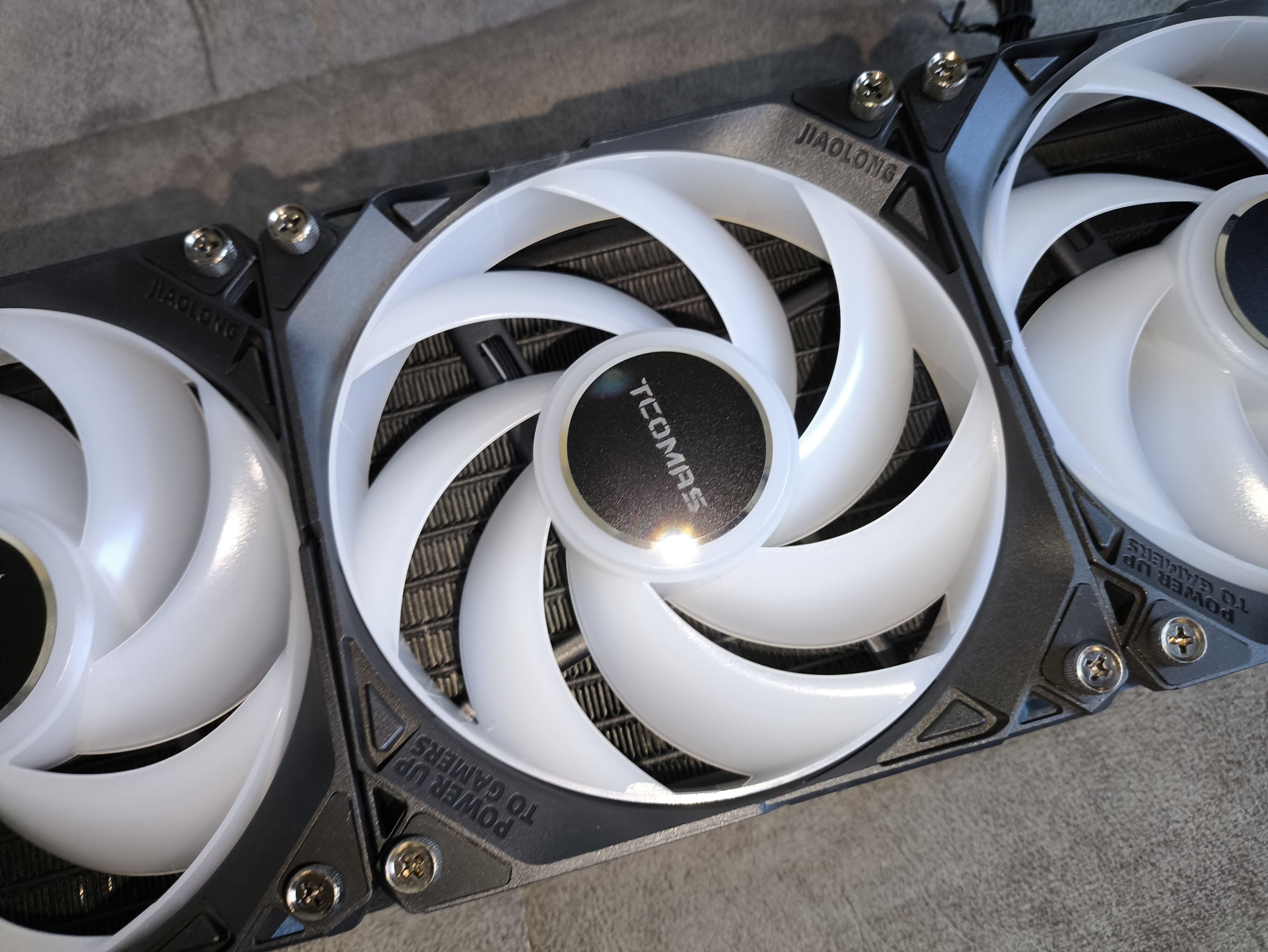 TComas LA200 360 - test chłodzenia AIO. Nowy gracz na polskim rynku chłodzeń procesorów. Czy testowane dziś chłodzenie jest godne uwagi?