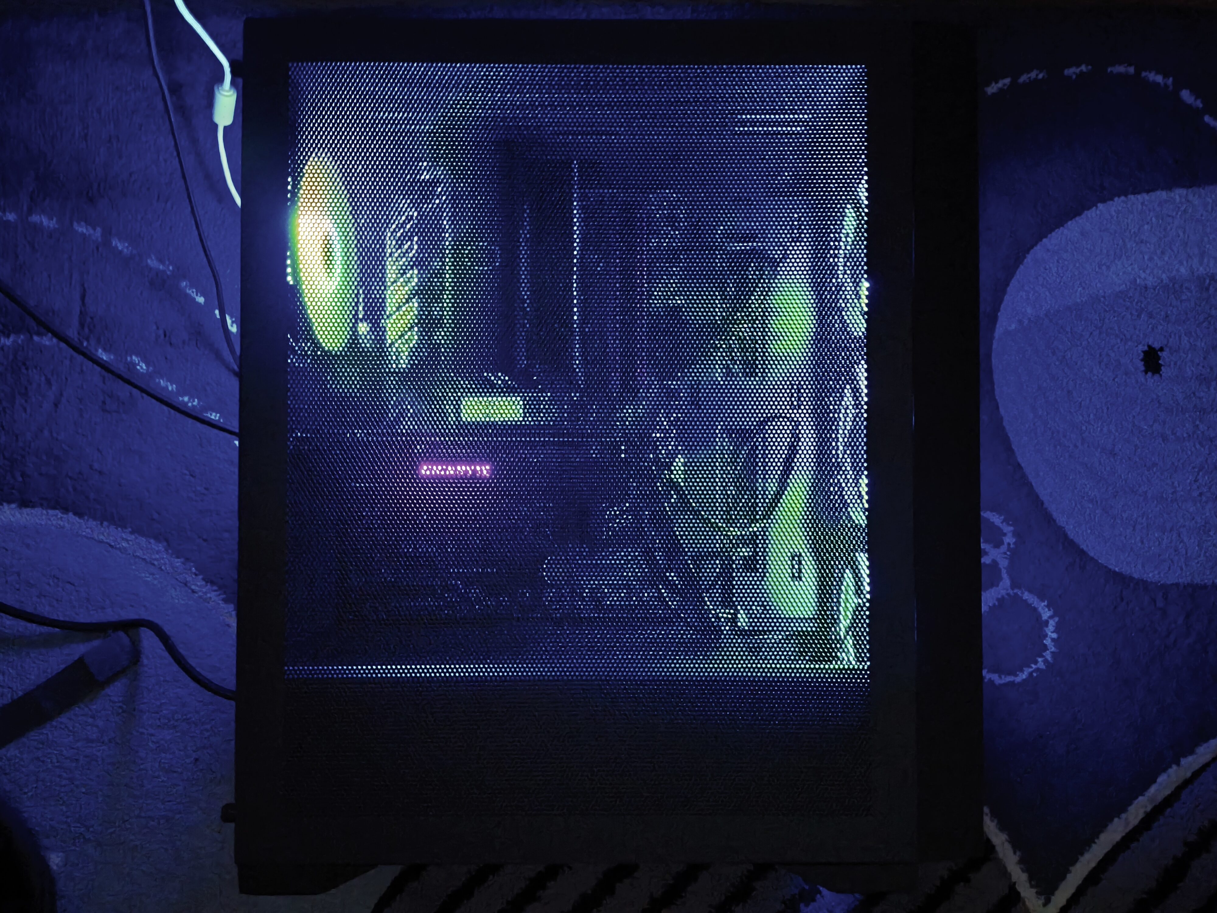 Logic Dart Pro Midi ARGB - test obudowy. Jest przewiewnie i do tego względnie tanio