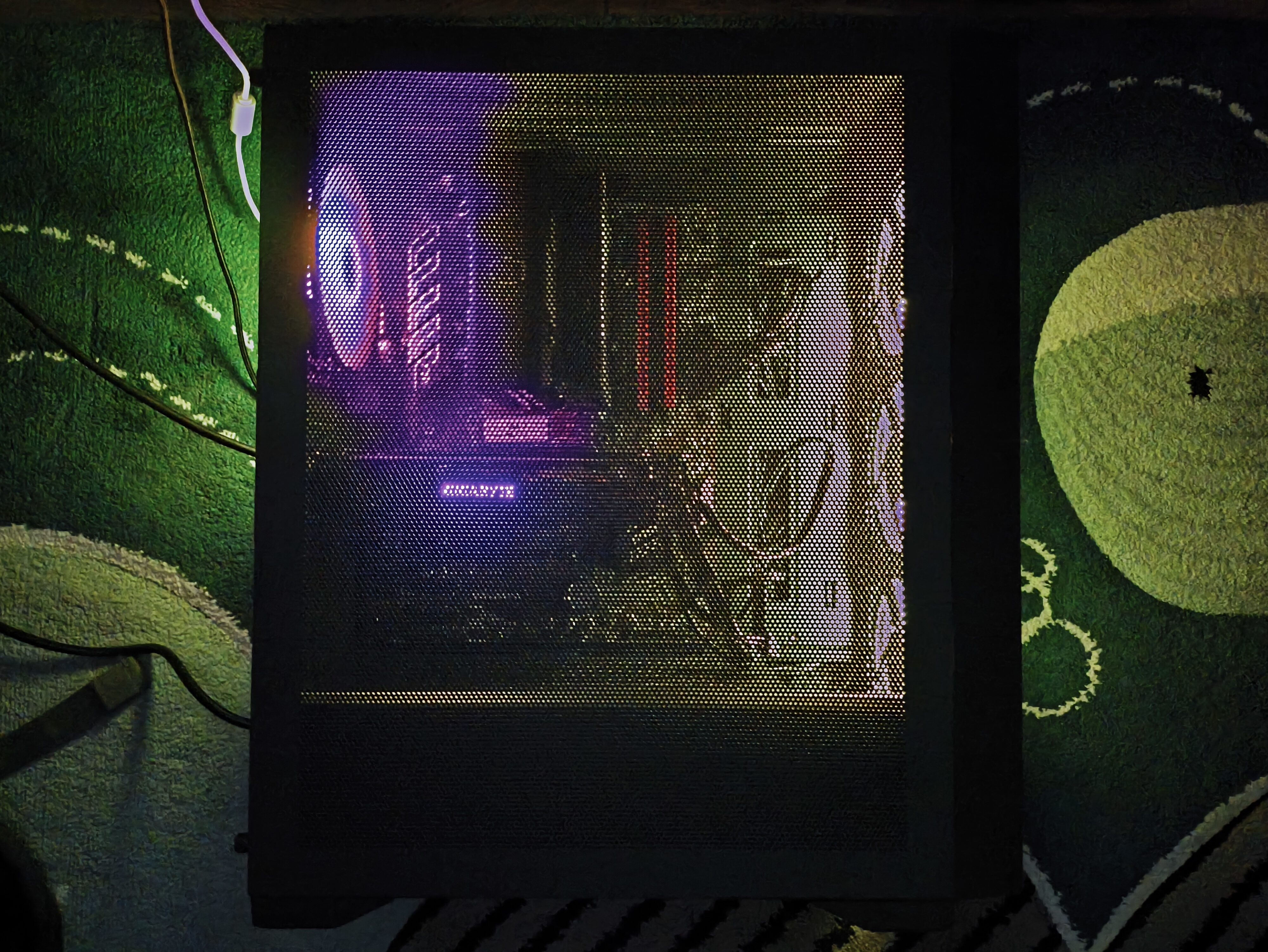 Logic Dart Pro Midi ARGB - test obudowy. Jest przewiewnie i do tego względnie tanio