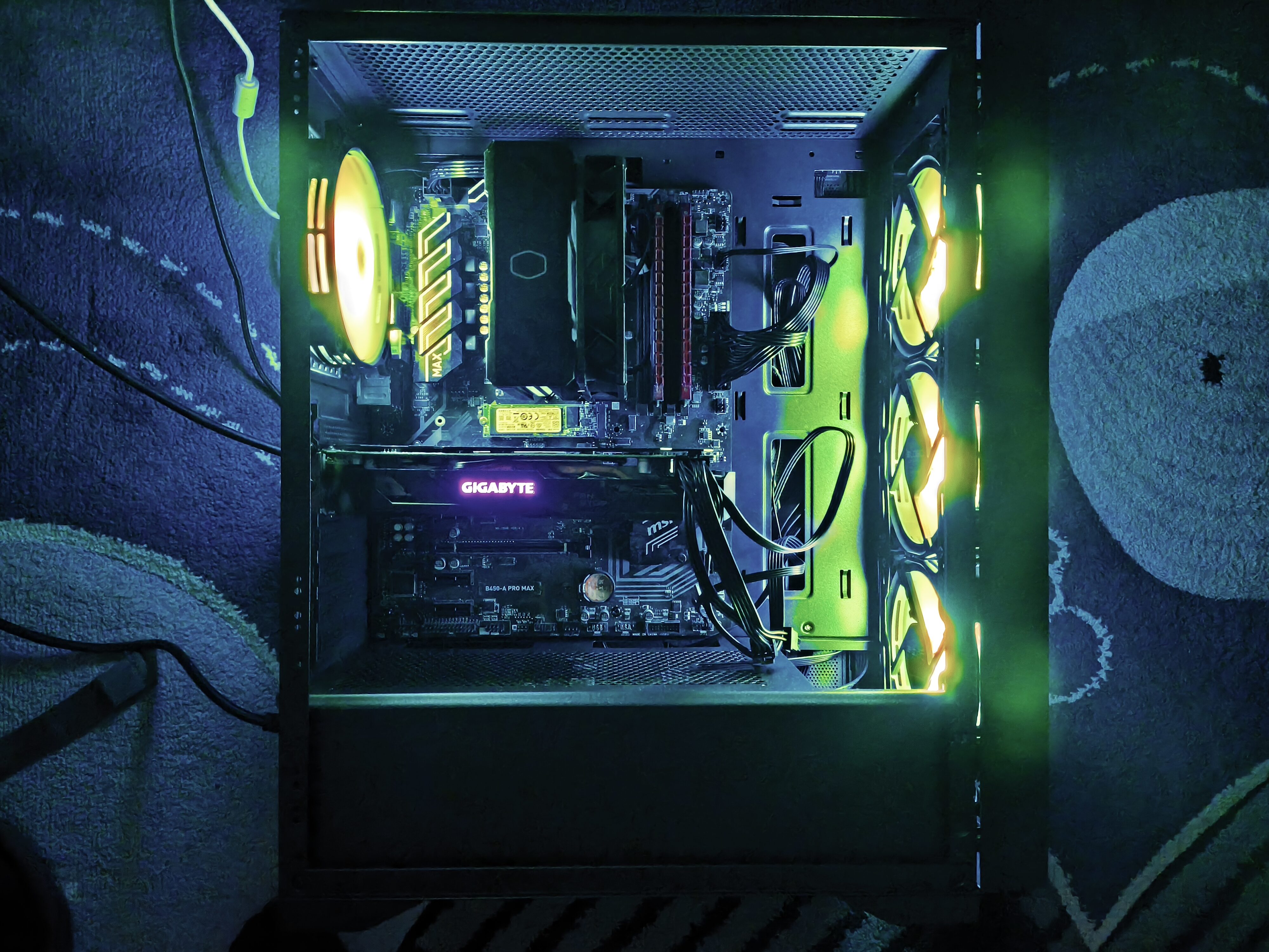 Logic Dart Pro Midi ARGB - test obudowy. Jest przewiewnie i do tego względnie tanio