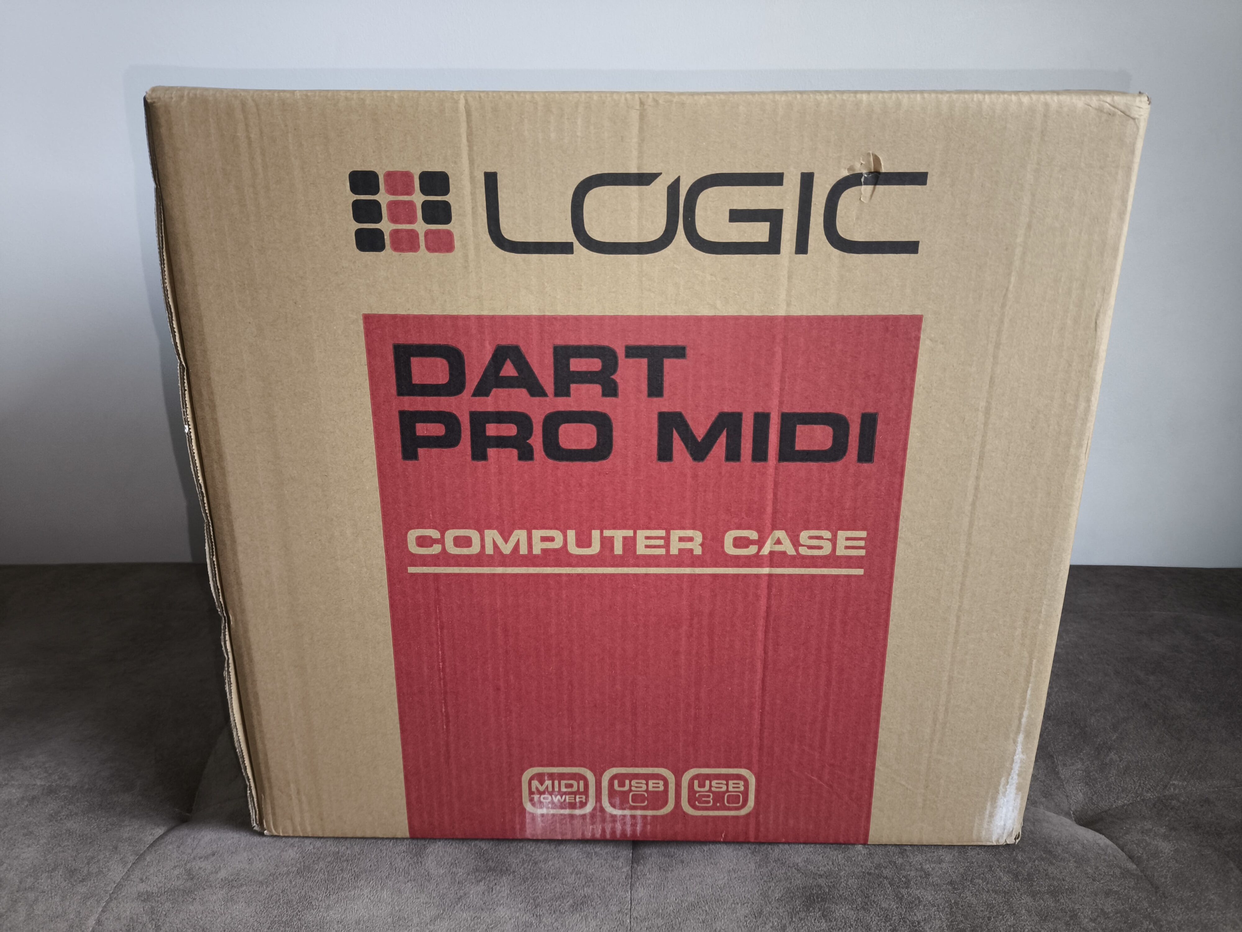 Logic Dart Pro Midi ARGB - test obudowy. Jest przewiewnie i do tego względnie tanio