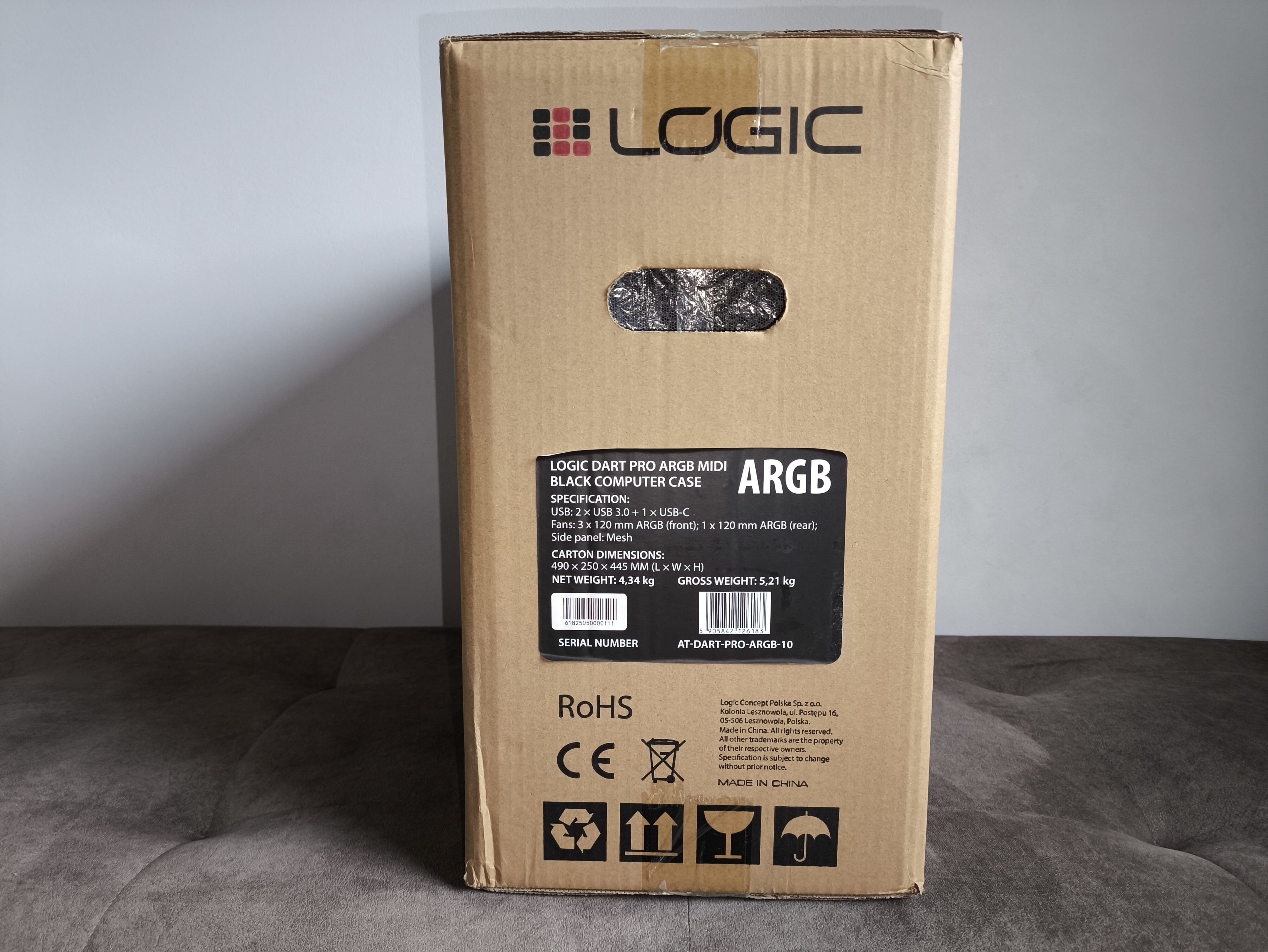 Logic Dart Pro Midi ARGB - test obudowy. Jest przewiewnie i do tego względnie tanio