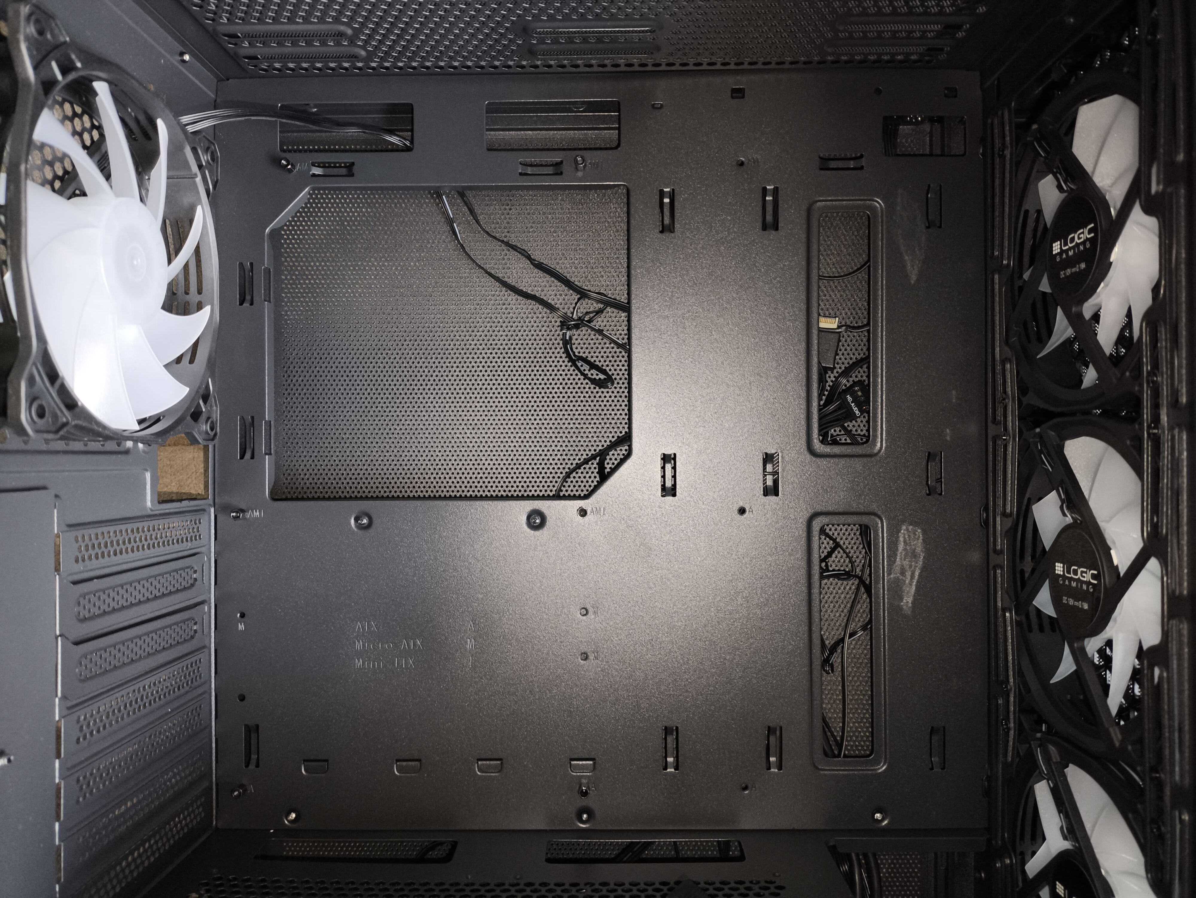 Logic Dart Pro Midi ARGB - test obudowy. Jest przewiewnie i do tego względnie tanio