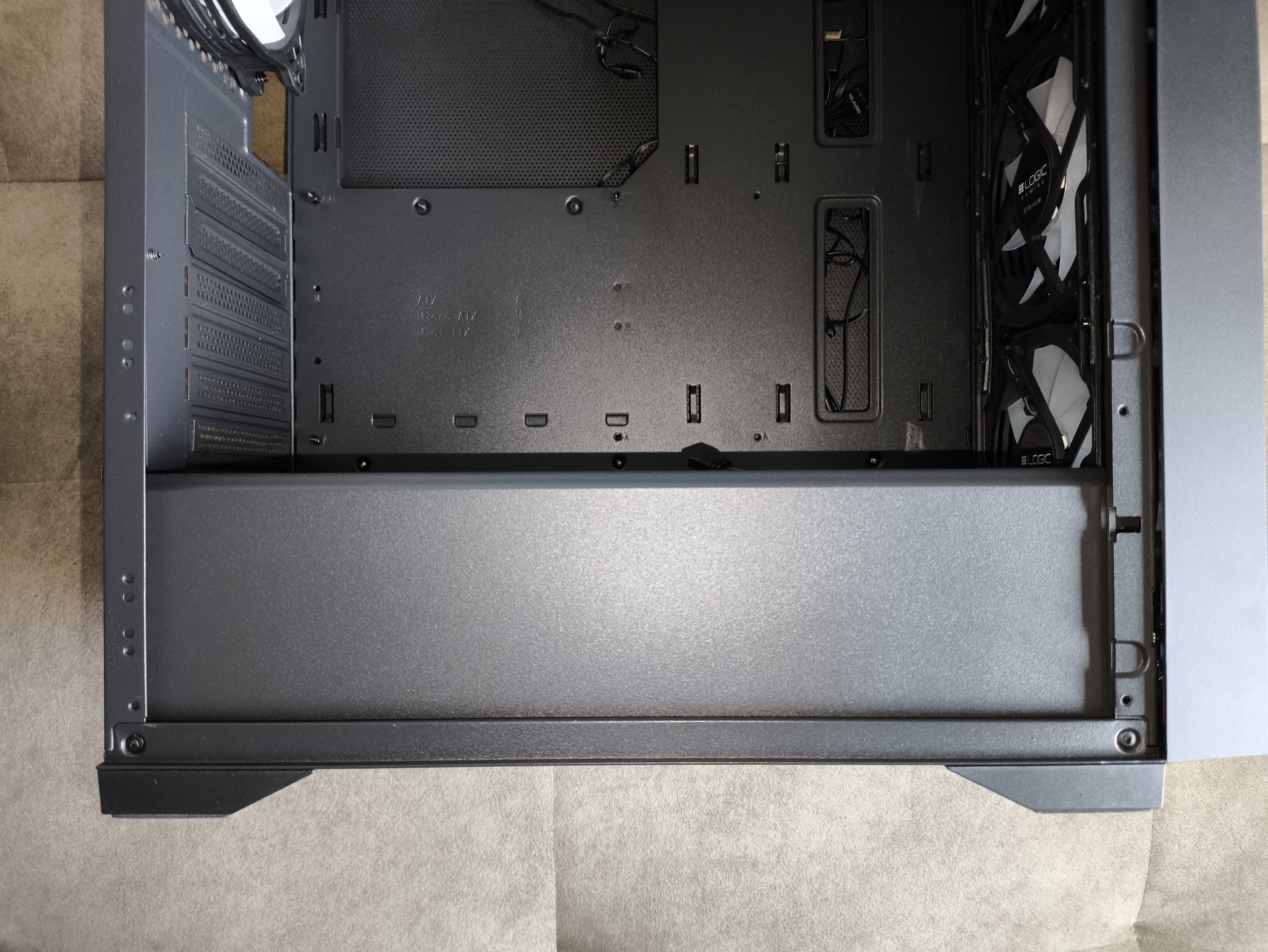 Logic Dart Pro Midi ARGB - test obudowy. Jest przewiewnie i do tego względnie tanio