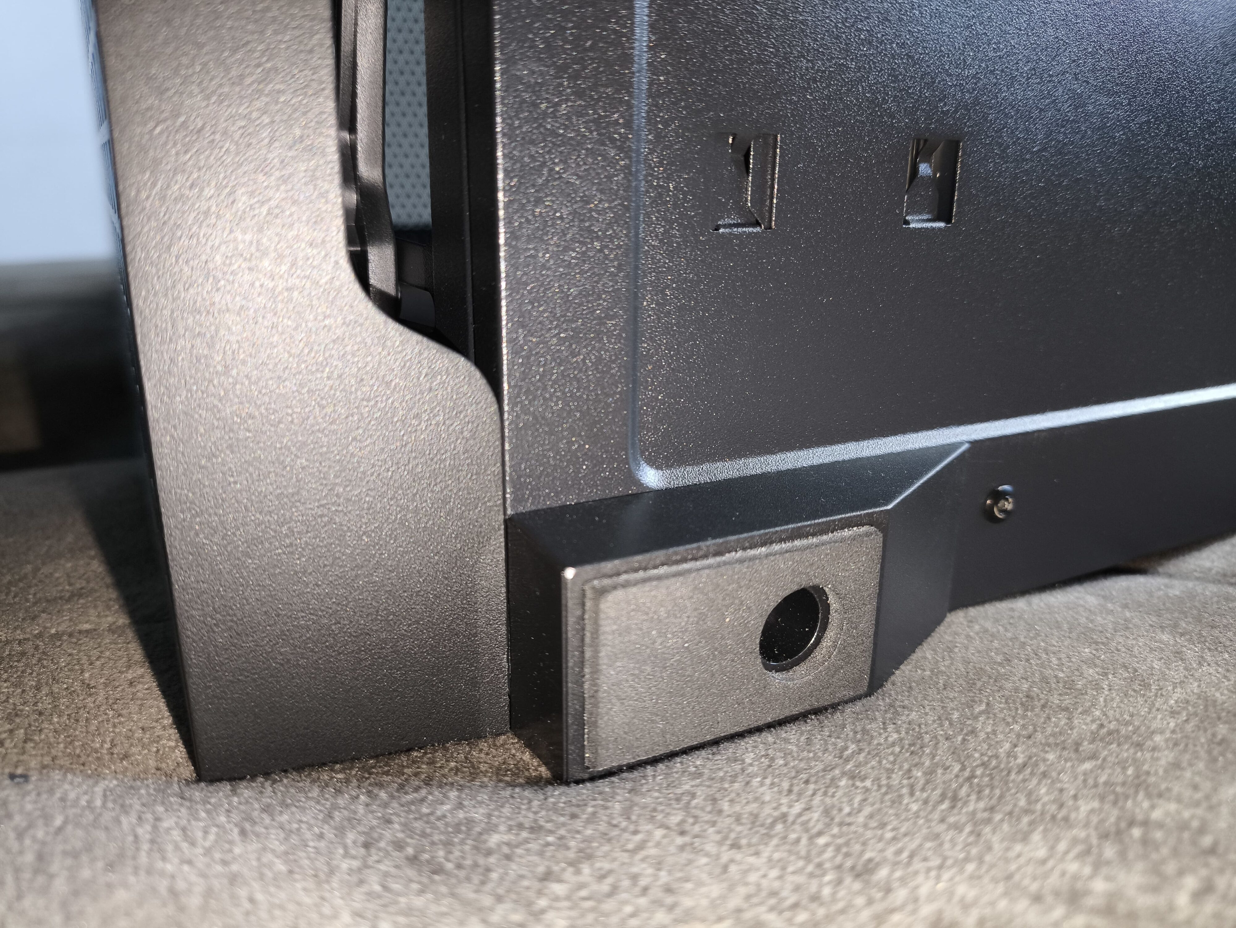 Logic Dart Pro Midi ARGB - test obudowy. Jest przewiewnie i do tego względnie tanio