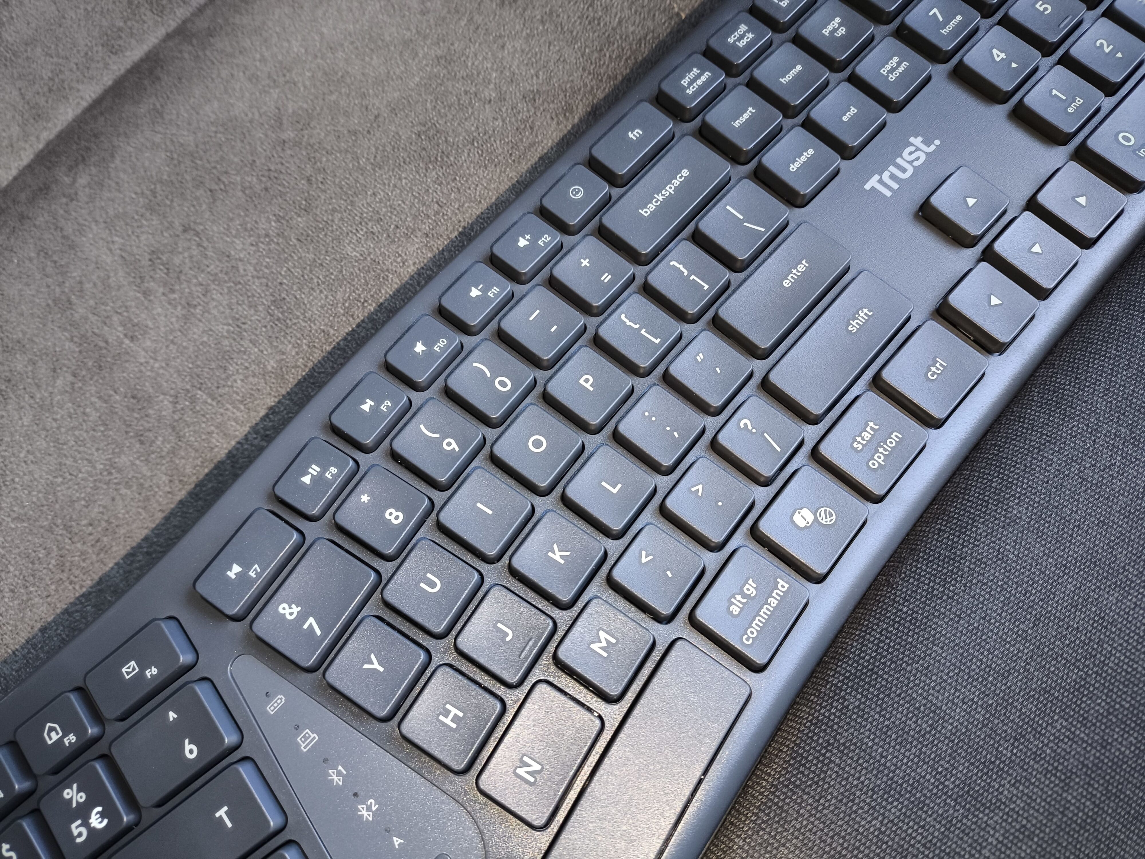 Trust Keyra - test bardzo ergonomicznej klawiatury. Przynajmniej według słów Trusta