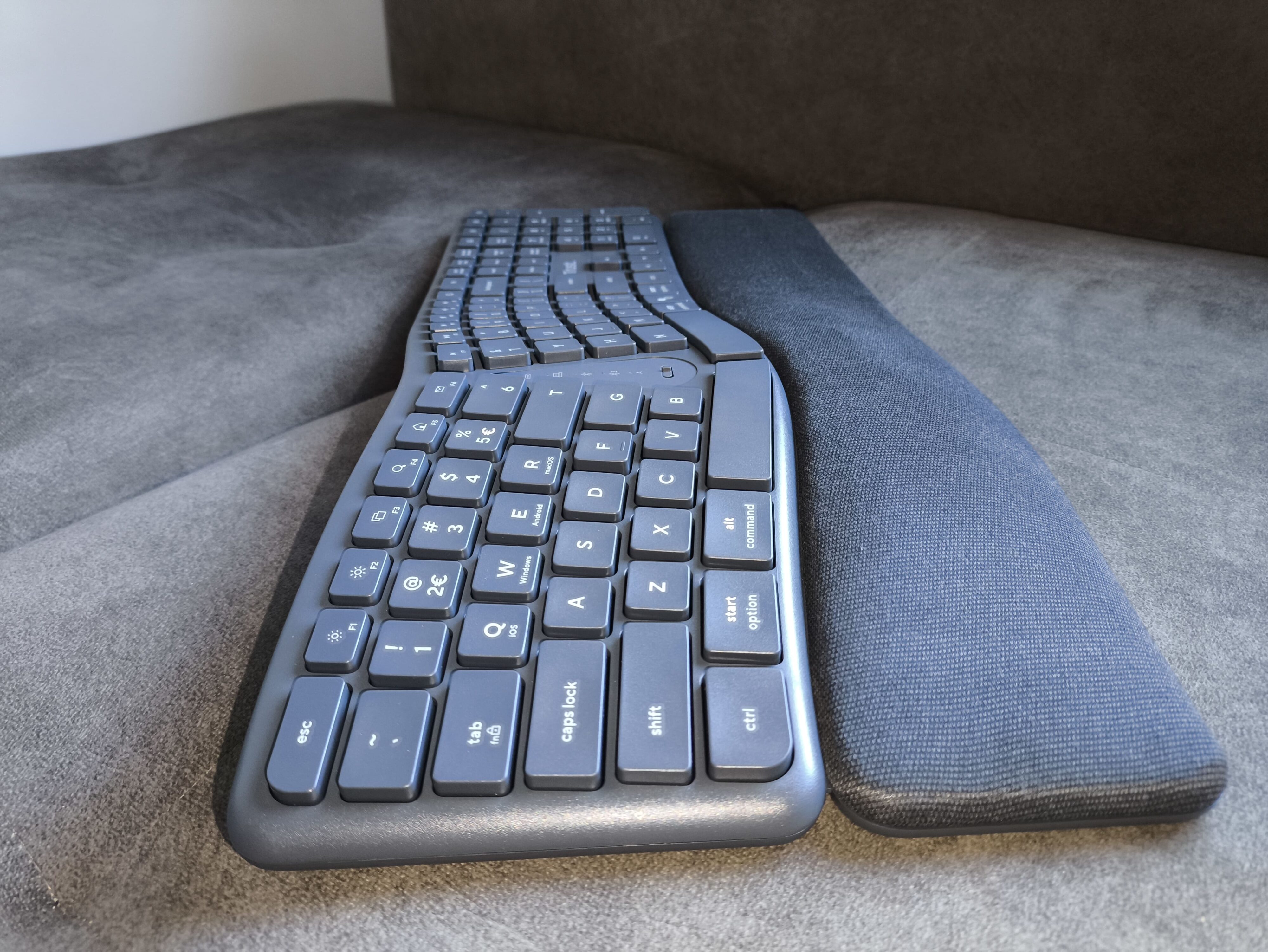 Trust Keyra - test bardzo ergonomicznej klawiatury. Przynajmniej według słów Trusta