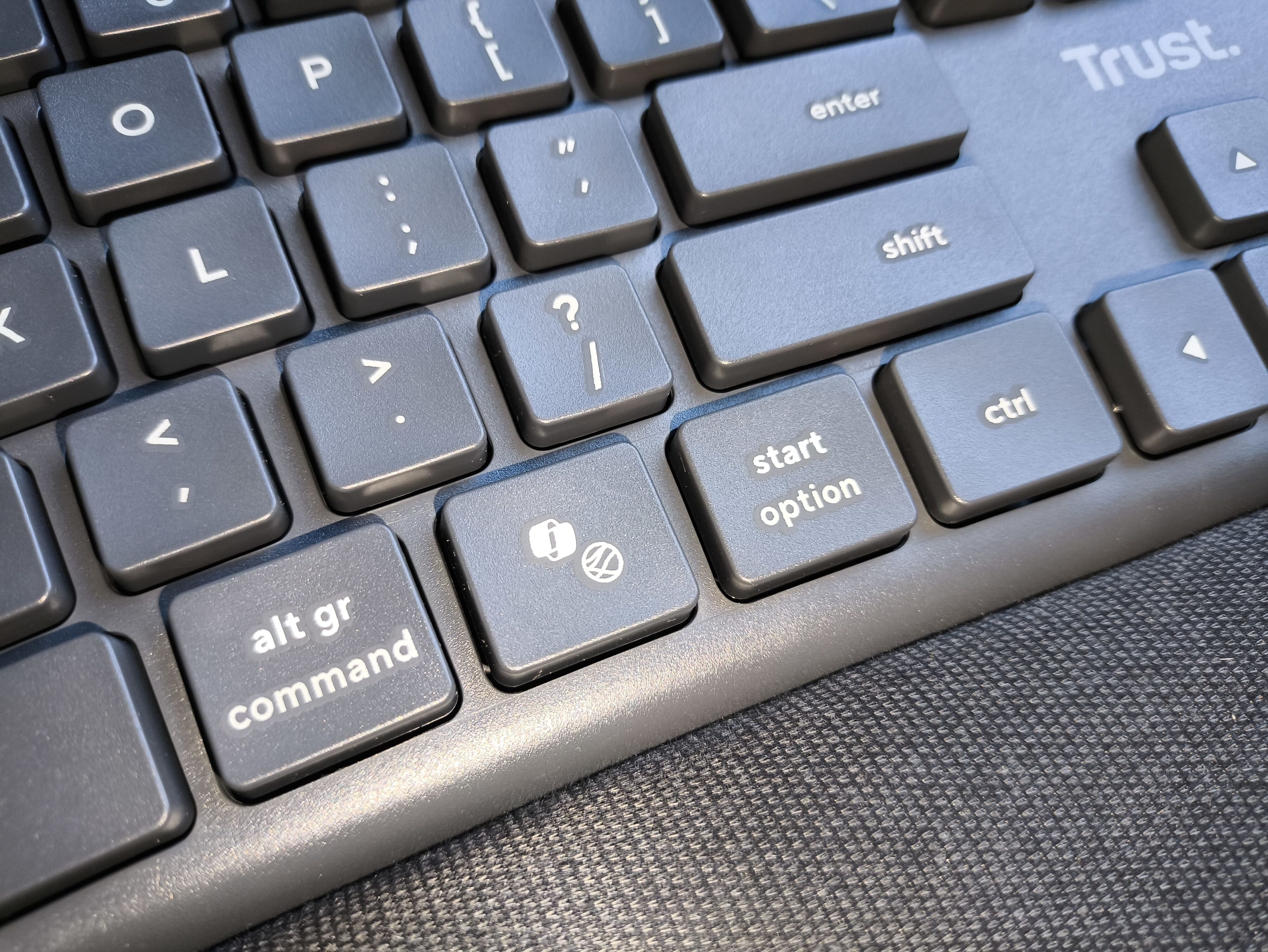 Trust Keyra - test bardzo ergonomicznej klawiatury. Przynajmniej według słów Trusta