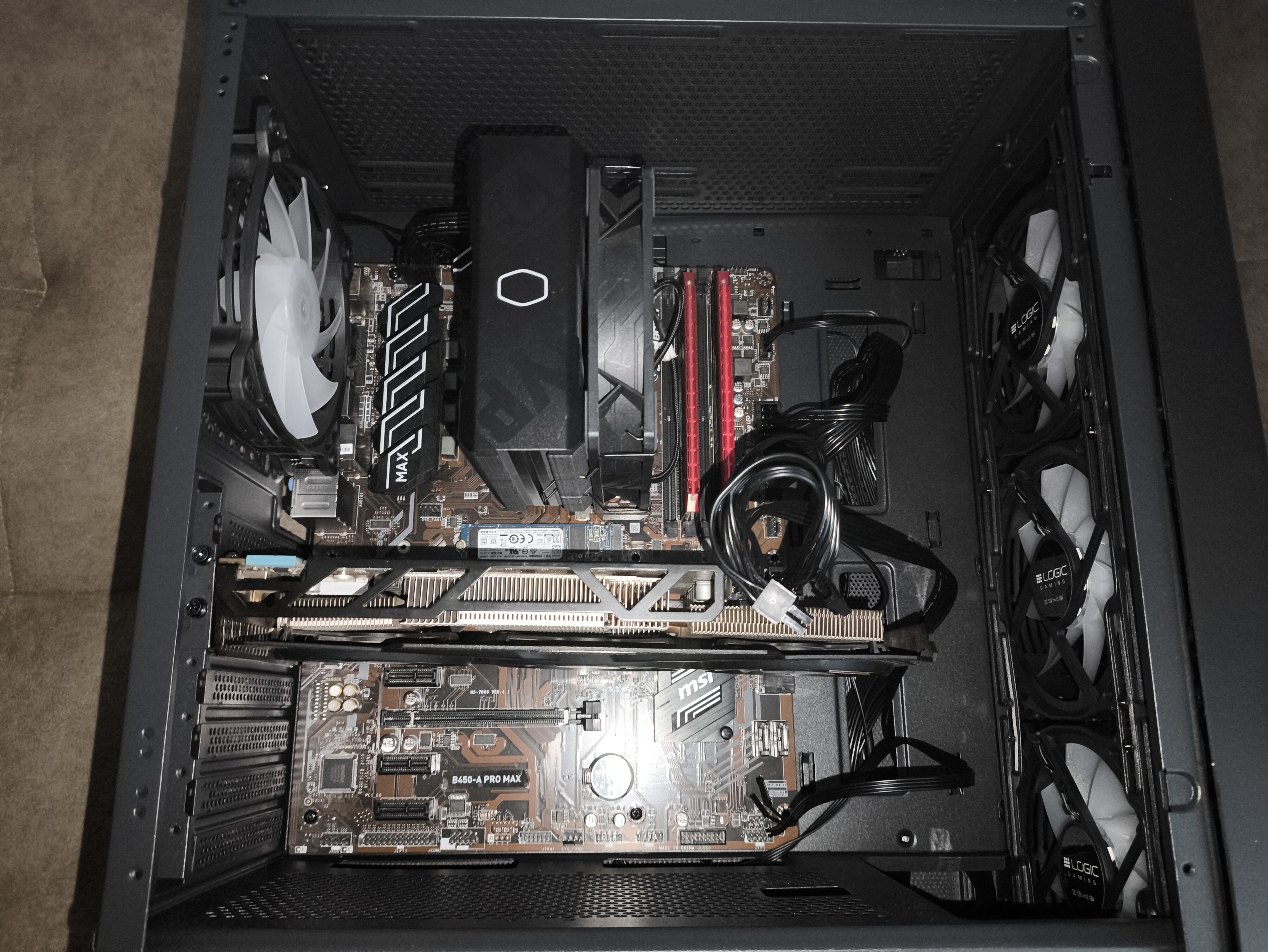 Logic Dart Pro Midi ARGB - test obudowy. Jest przewiewnie i do tego względnie tanio