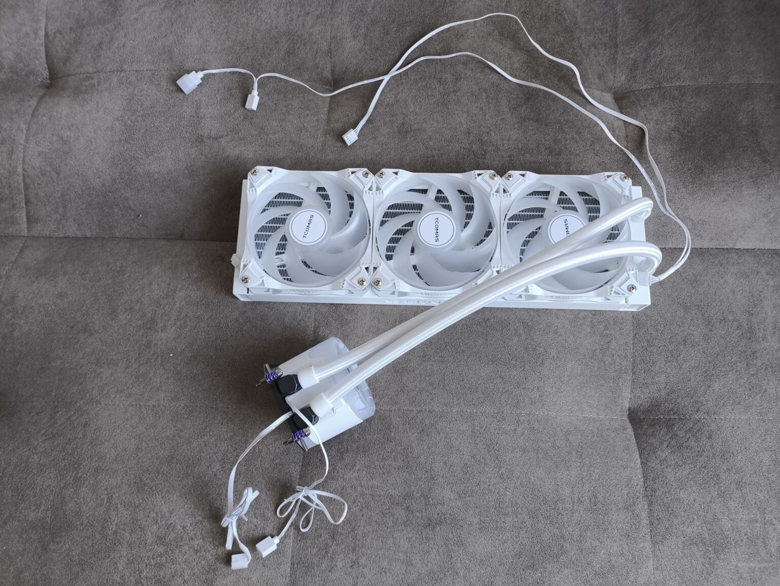 TComas LE100 360 - test chłodzenia AIO. Jest tanio, a wydajnością zawstydza dużo droższych modeli