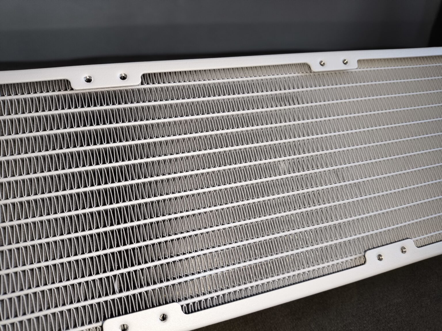 TComas LE100 360 - test chłodzenia AIO. Jest tanio, a wydajnością zawstydza dużo droższych modeli