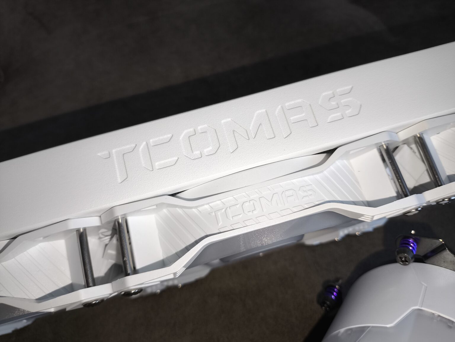 TComas LE100 360 - test chłodzenia AIO. Jest tanio, a wydajnością zawstydza dużo droższych modeli